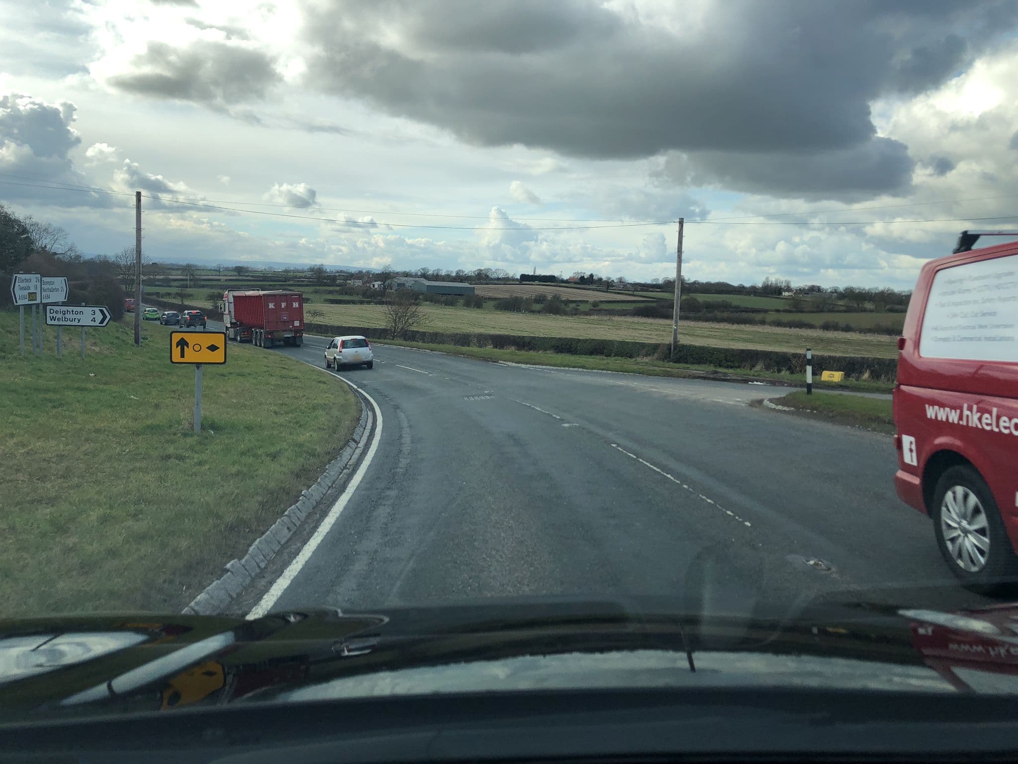 Street view near Hallikeld House, Brompton — © locator (CC BY-SA · Mapillary)