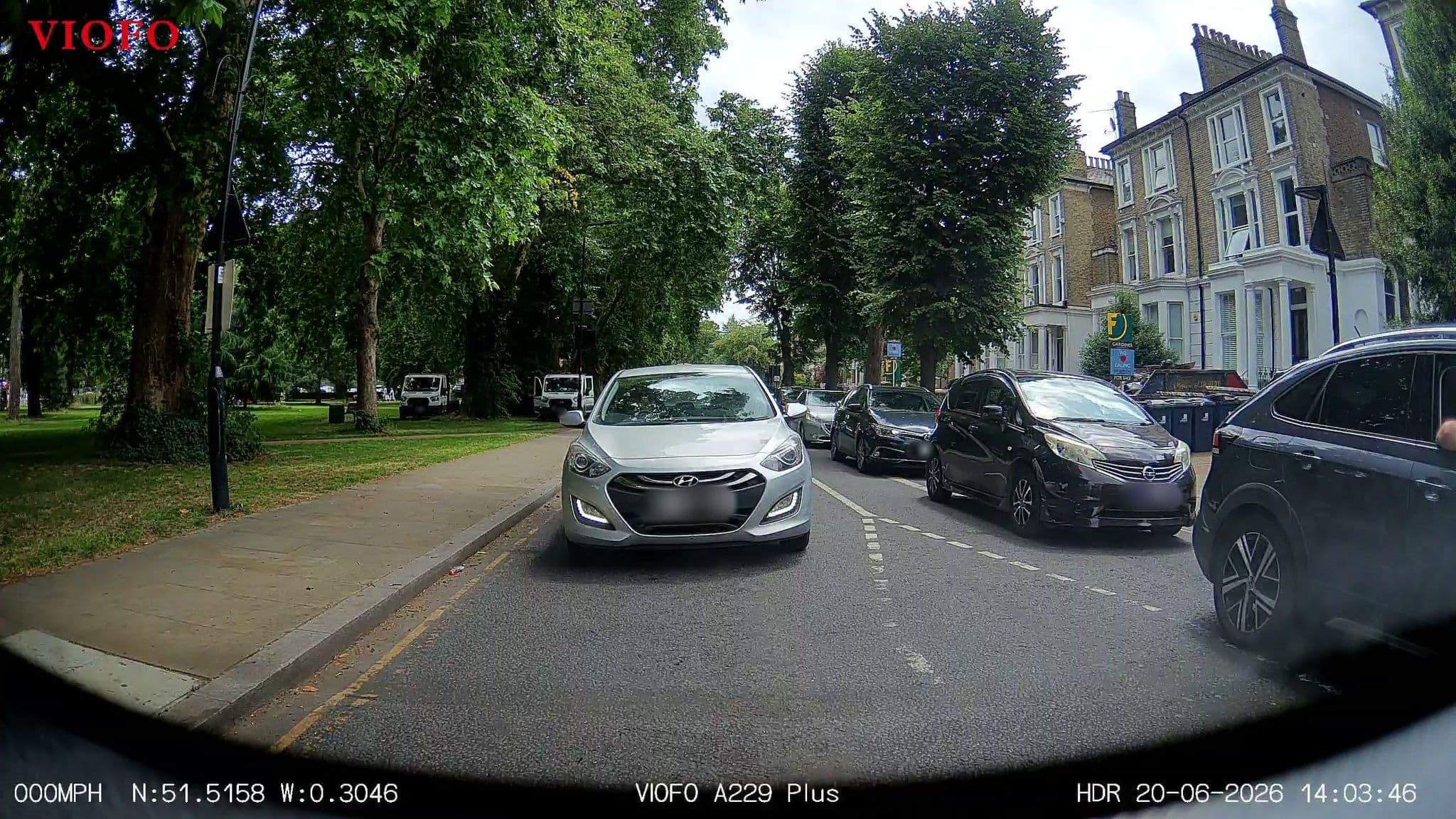 Street view near Caspian Hotel, Ealing Common — © RyanBush (CC BY-SA · Mapillary)