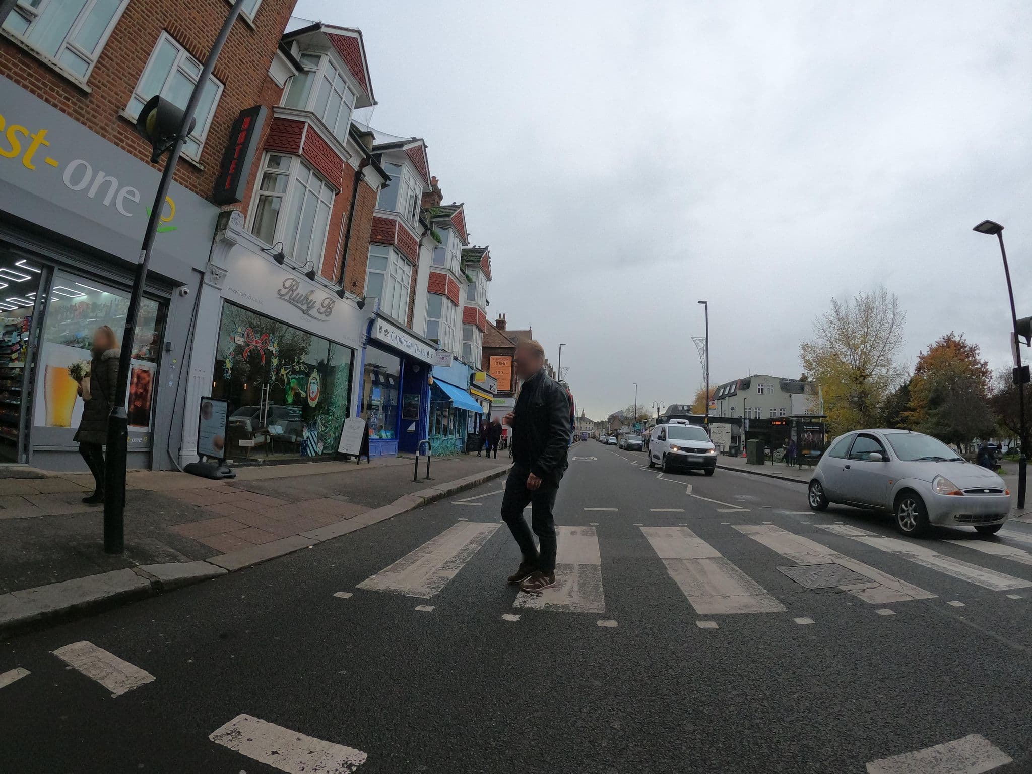 Street view near Chiswick Lodge Hotel, Chiswick — © milhouse (CC BY-SA · Mapillary)