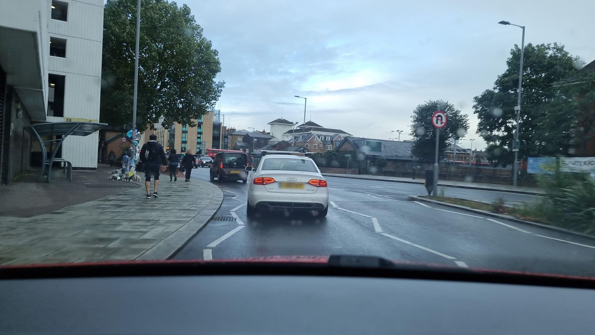 Street view near Premier Inn, Kingston upon Thames — © alexanderar (CC BY-SA · Mapillary)