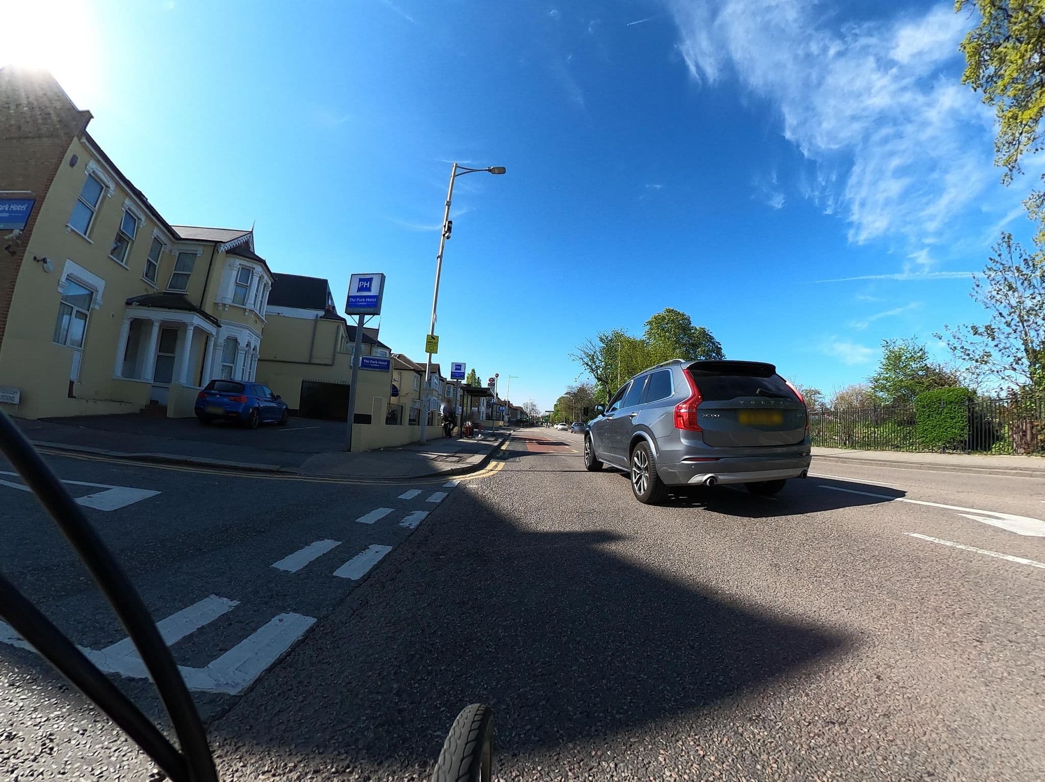 Street view near Park Hotel, Ilford — © dankarran (CC BY-SA · Mapillary)