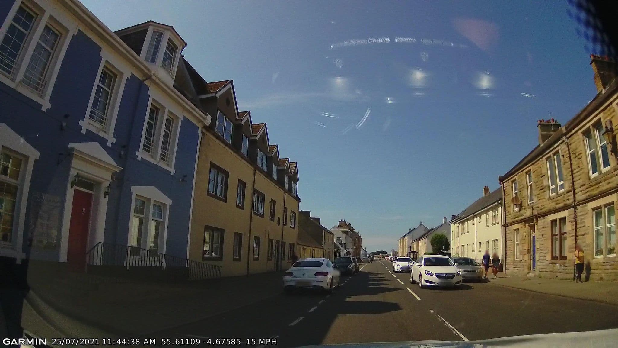 Street view near Harbourside Hotel, Irvine — © gmc (CC BY-SA · Mapillary)