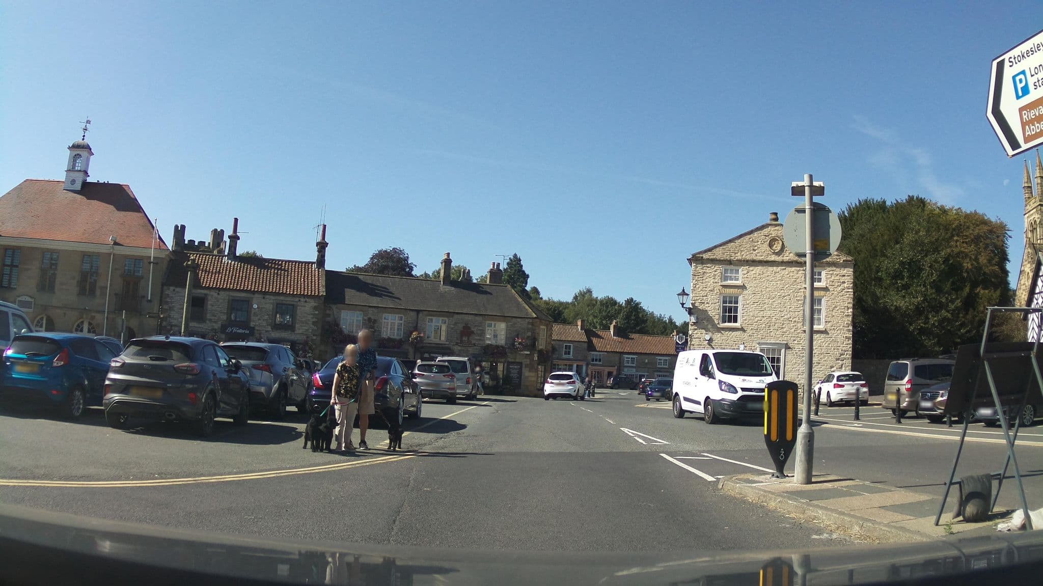 Street view near Black Swan Hotel, Helmsley — © southglos (CC BY-SA · Mapillary)