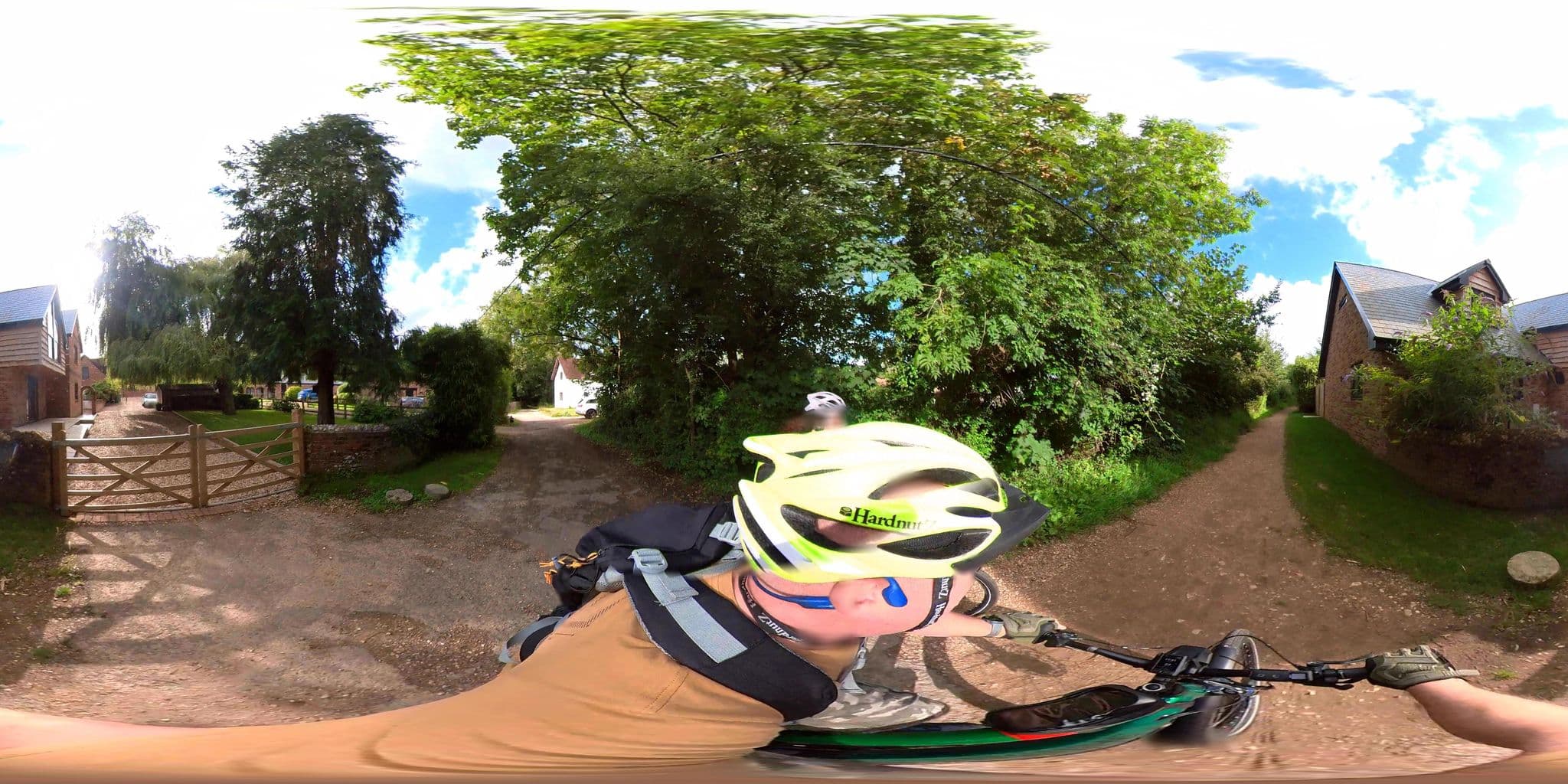 Street view near Fernhill Farm Holiday Apartments, Ryde — © jkingsleya (CC BY-SA · Mapillary)