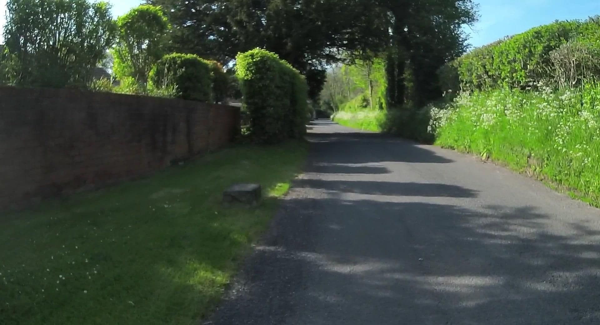 Street view near Sylvenlea Bed and Breakfast, Basingstoke — © jpennycook (CC BY-SA · Mapillary)