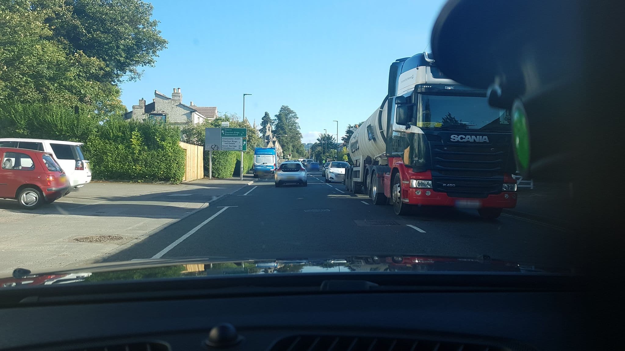 Street view near Beaufort Suites, Charlton Kings — © themadcabbie (CC BY-SA · Mapillary)