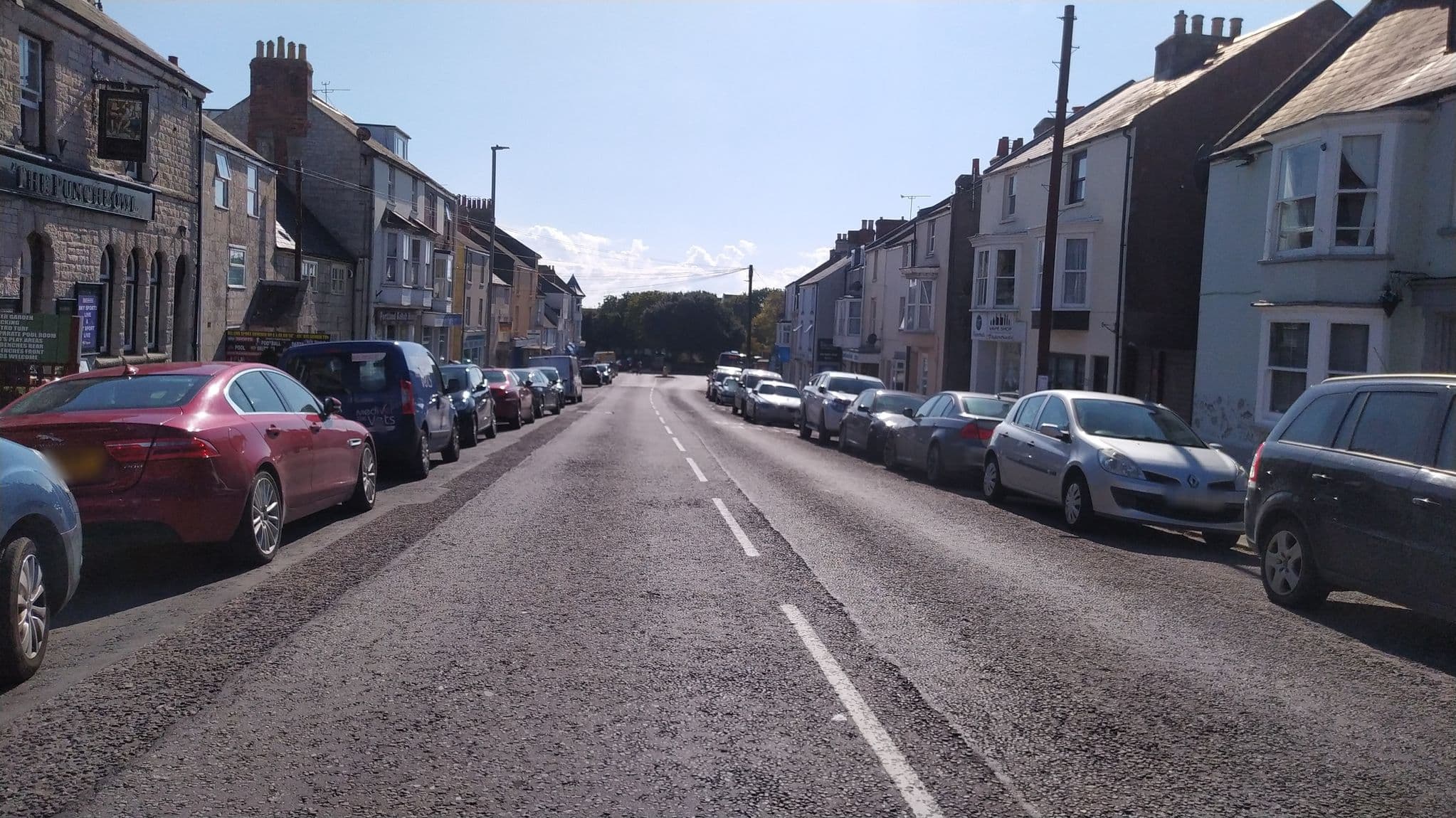 Street view near 35, Fortuneswell — © noid (CC BY-SA · Mapillary)