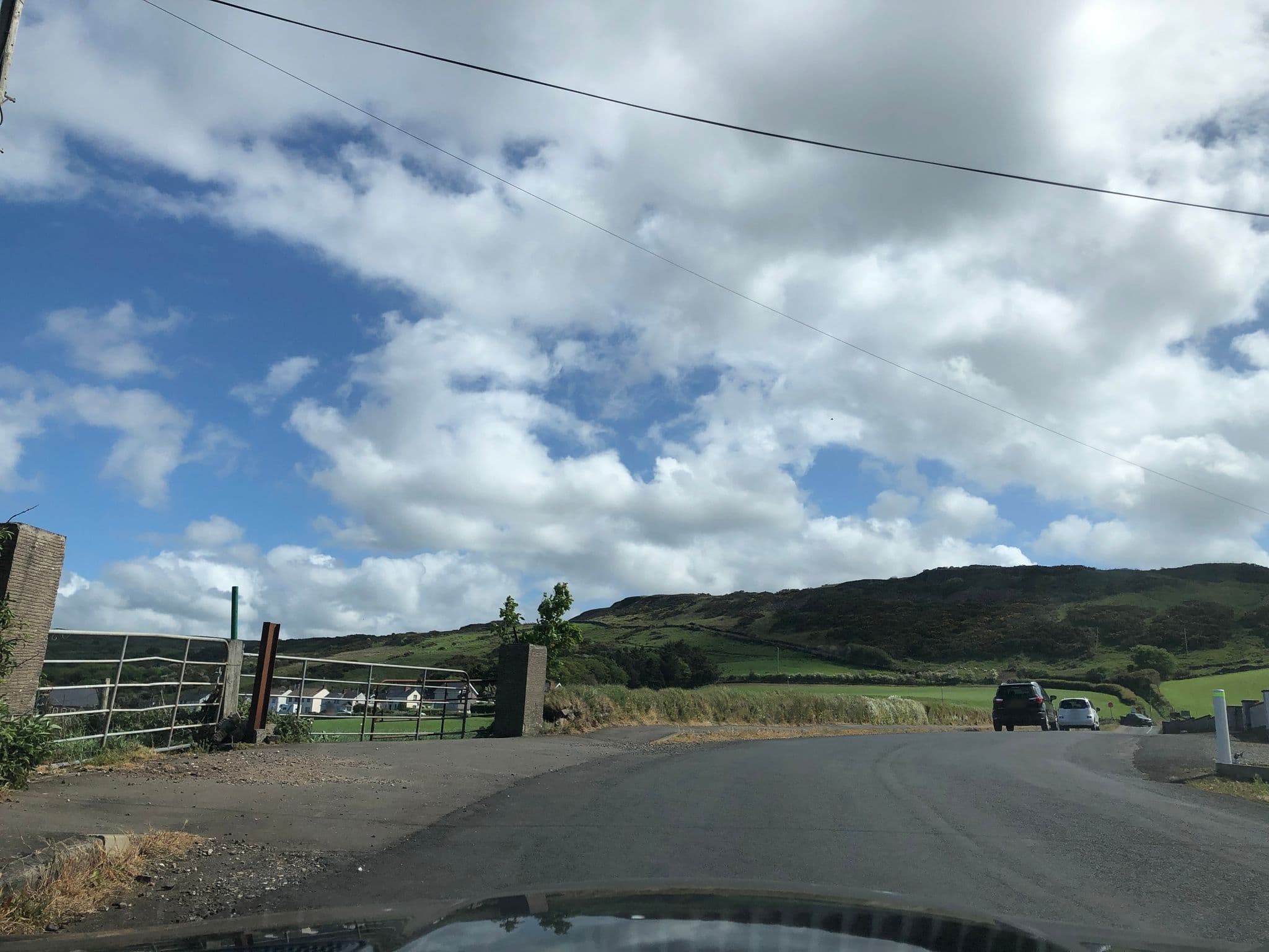 Street view near The Castle B&B, Ballintoy Harbour — © laye (CC BY-SA · Mapillary)