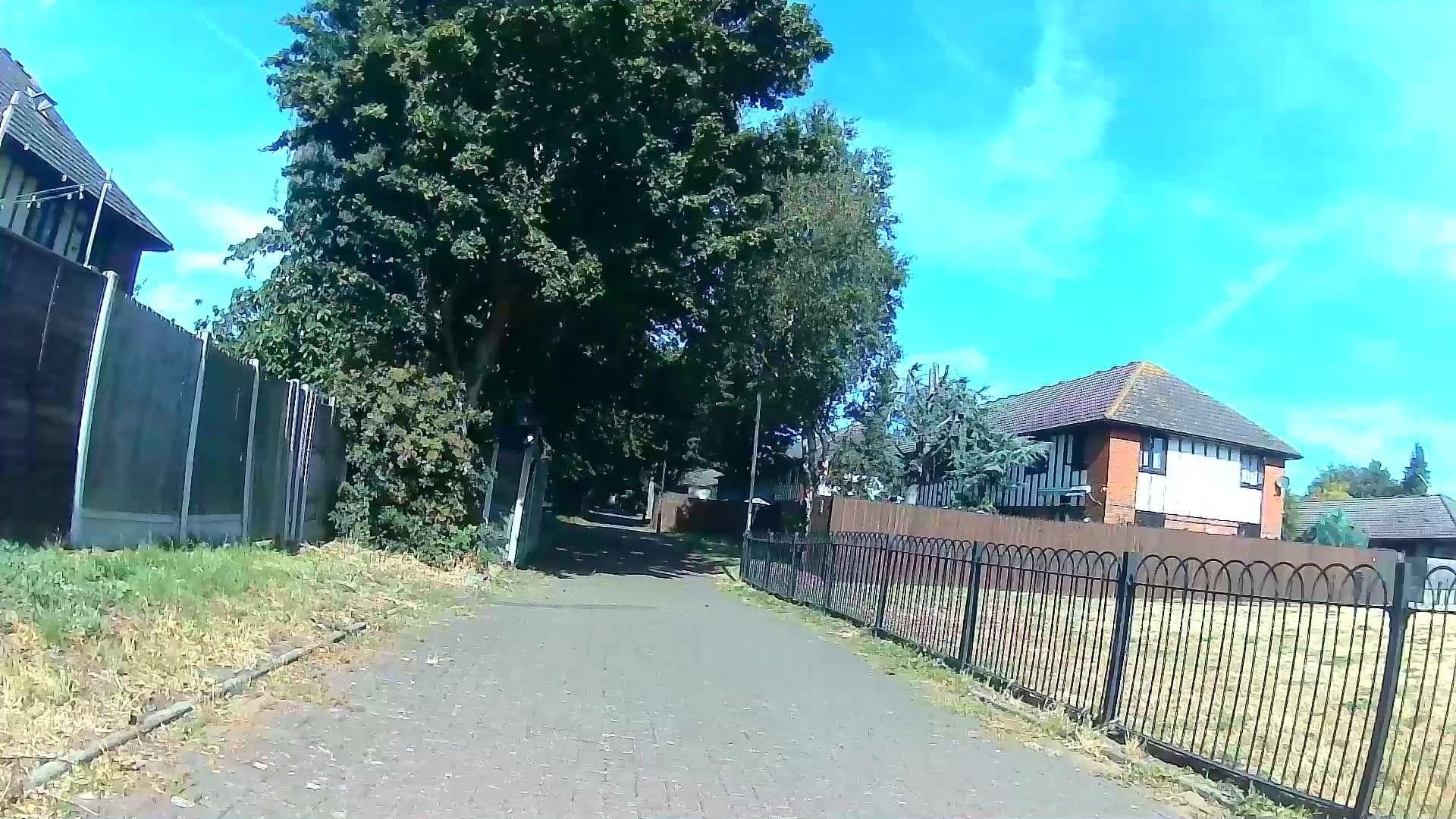Street view near 11, Devalls Close, Barking — © rskedgell (CC BY-SA · Mapillary)