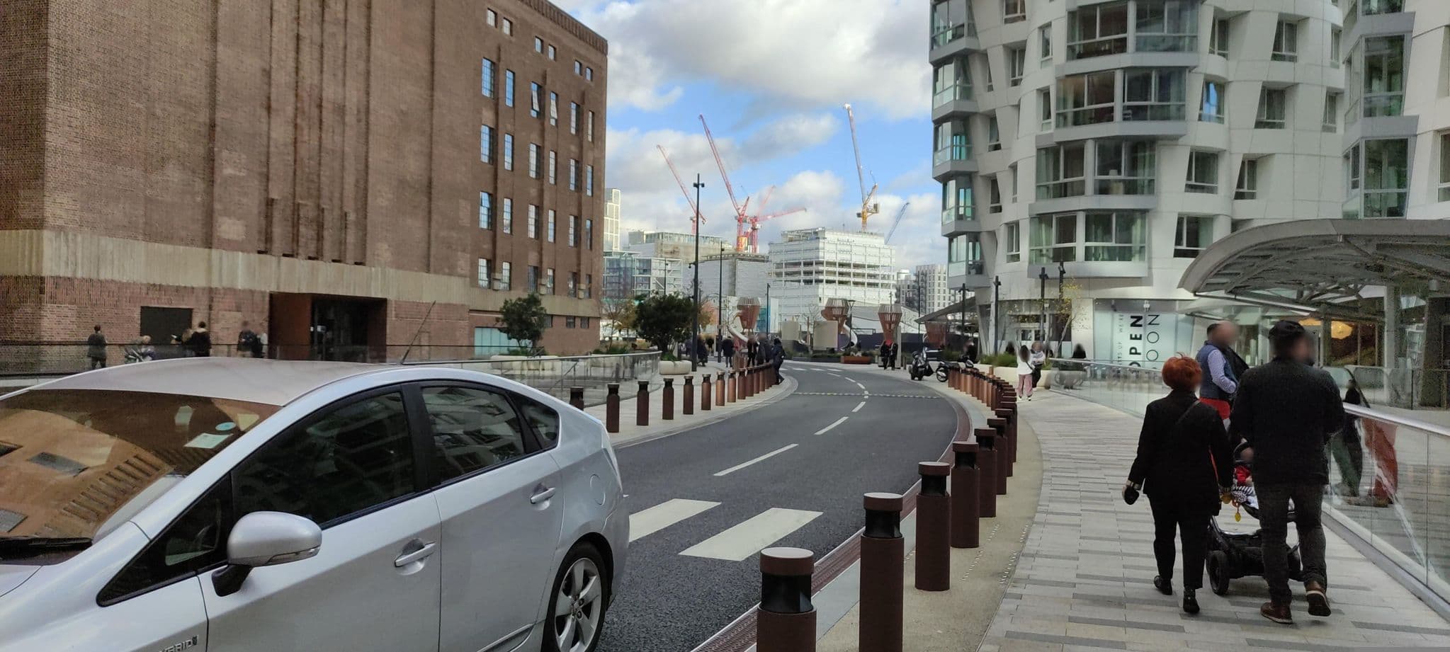 Street view near Art 'otel London Battersea Power Station, Queenstown — © jethro10 (CC BY-SA · Mapillary)