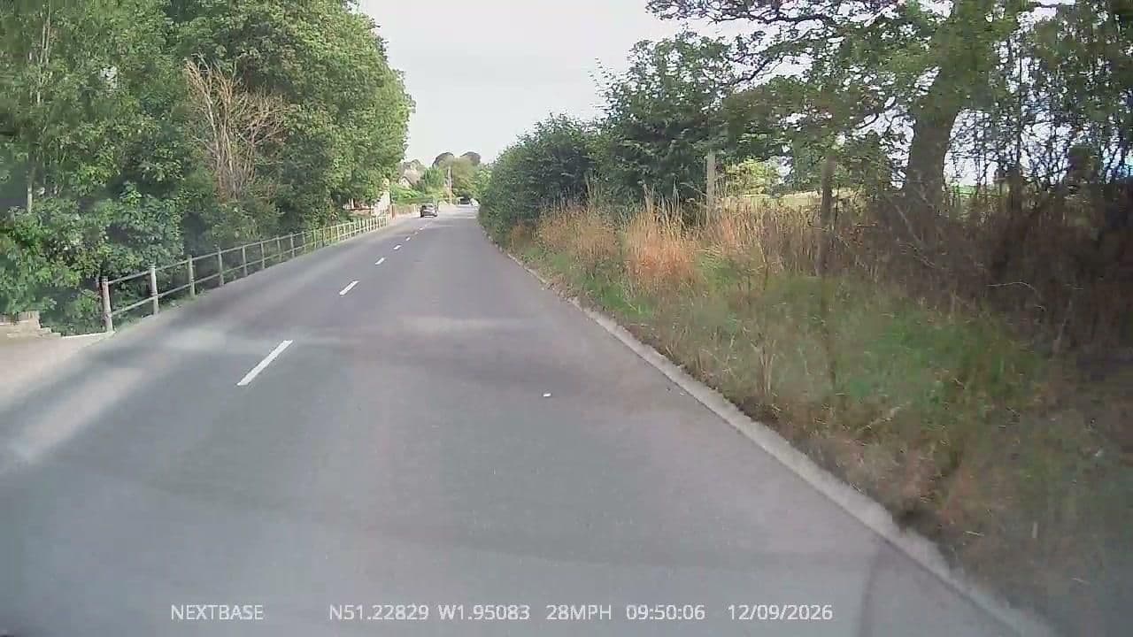 Street view near Brades Acre, Shrewton — © OrangeHurst97 (CC BY-SA · Mapillary)