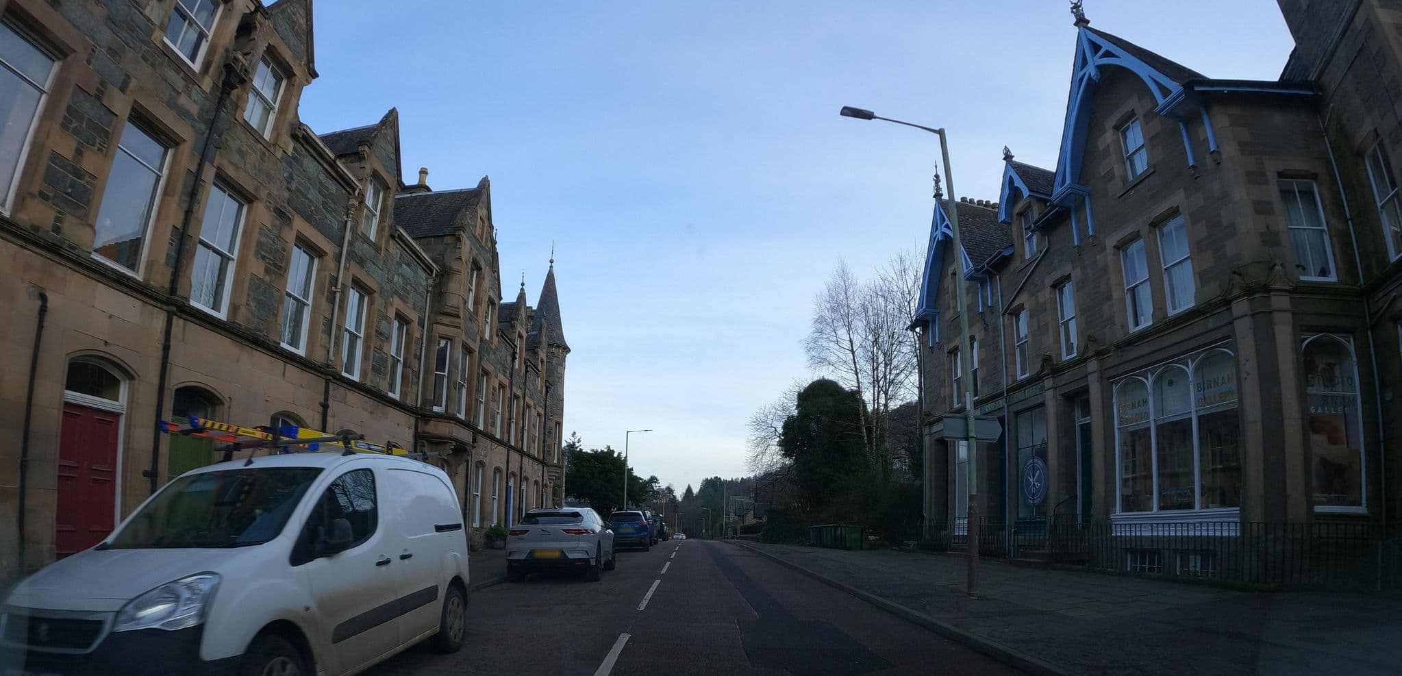 Street view near Burnham Guest House, Dunkeld — © hobgoblin (CC BY-SA · Mapillary)