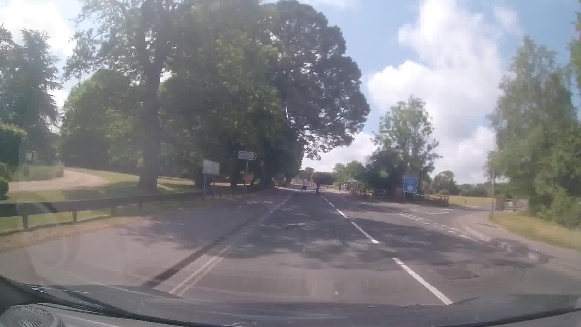 Street view near Careys Hotel and Senspa, Brockenhurst — © trigpoint (CC BY-SA · Mapillary)