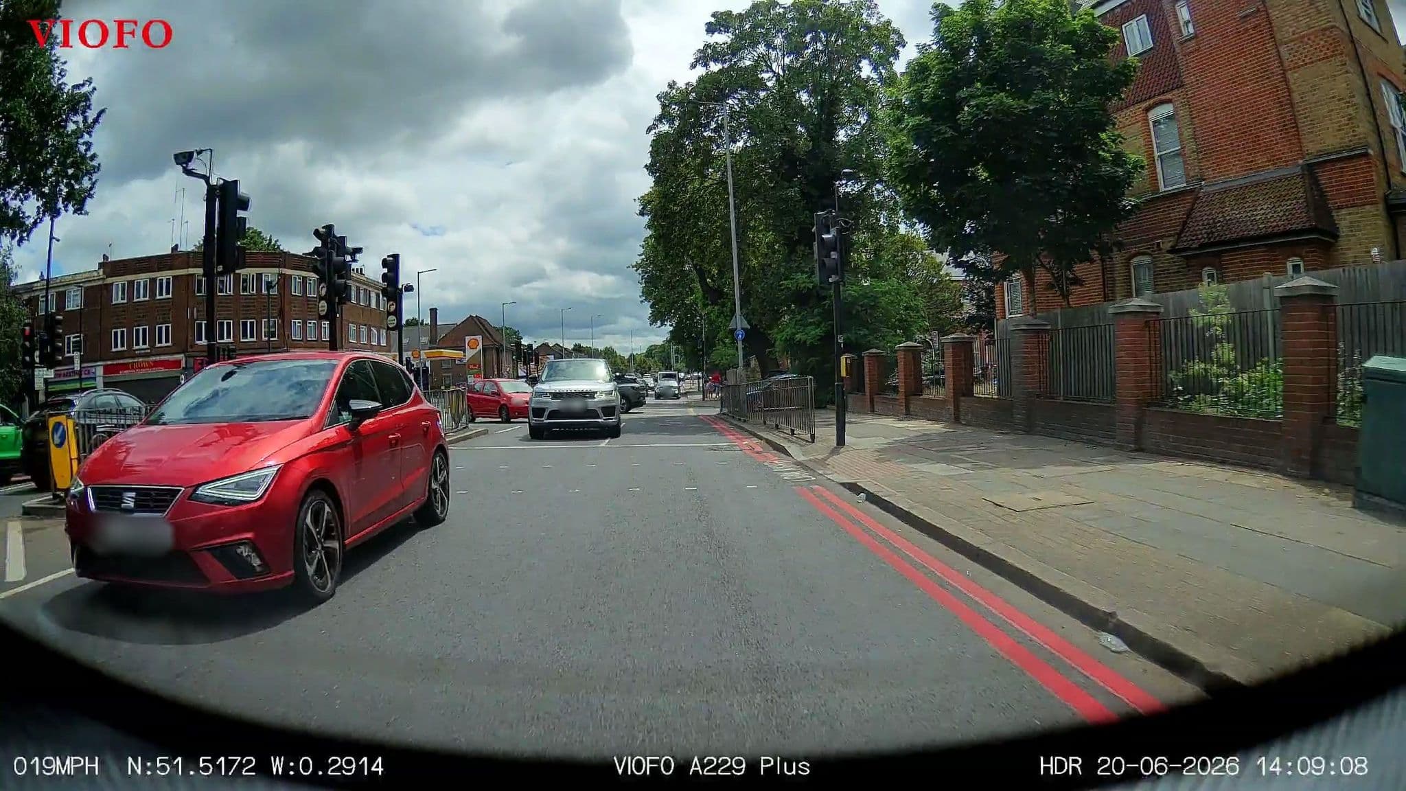 Street view near Hotel 55, Ealing Common — © RyanBush (CC BY-SA · Mapillary)