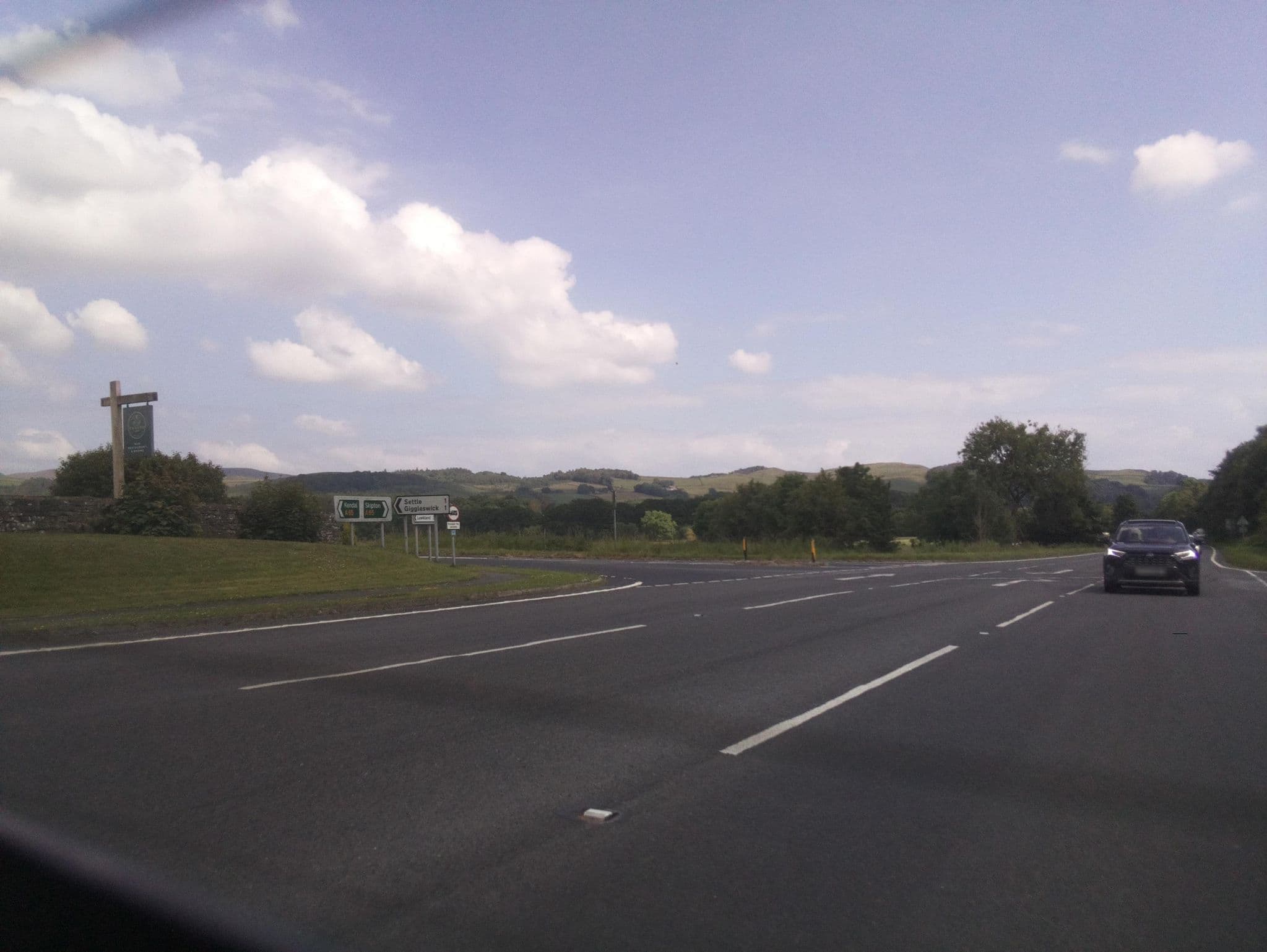 Street view near The Craven Arms, Settle — © southglos (CC BY-SA · Mapillary)