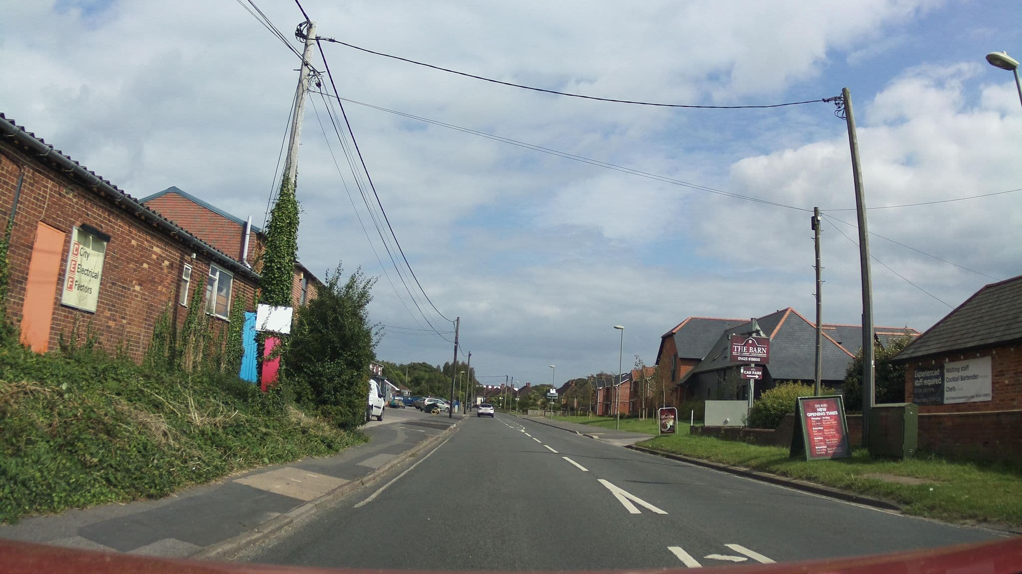 Street view near Milton Barns, New Milton — © southglos (CC BY-SA · Mapillary)