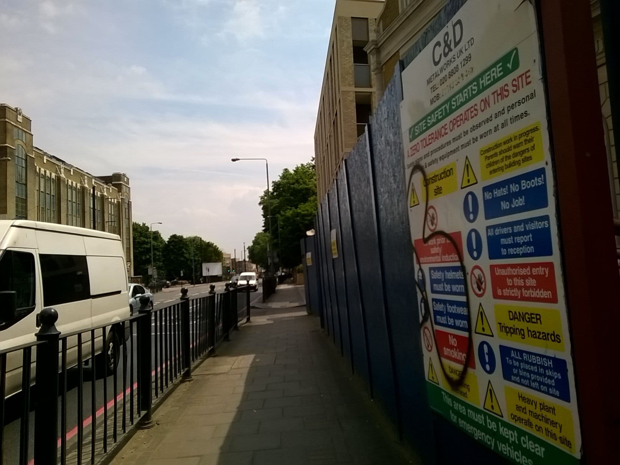 Street view near Limehouse District Public Library, Limehouse — © moon4 (CC BY-SA · Mapillary)