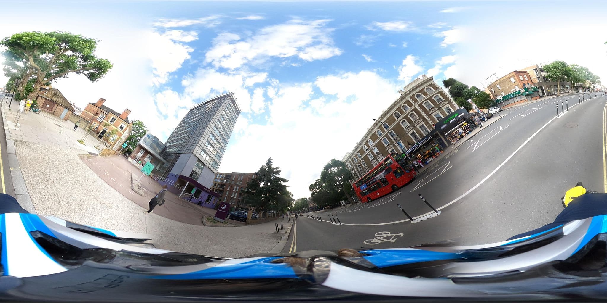 Street view near Premier Inn, Chiswick — © milhouse (CC BY-SA · Mapillary)