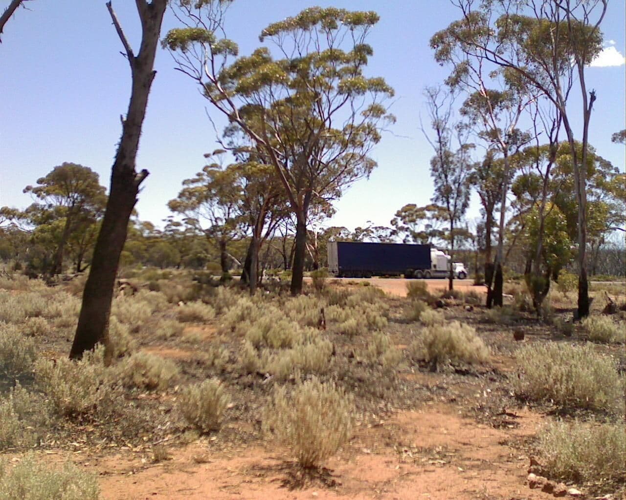 Street view near Lake Cowan Rest Area, Kambalda East — © bob3bob3 (CC BY-SA · Mapillary)