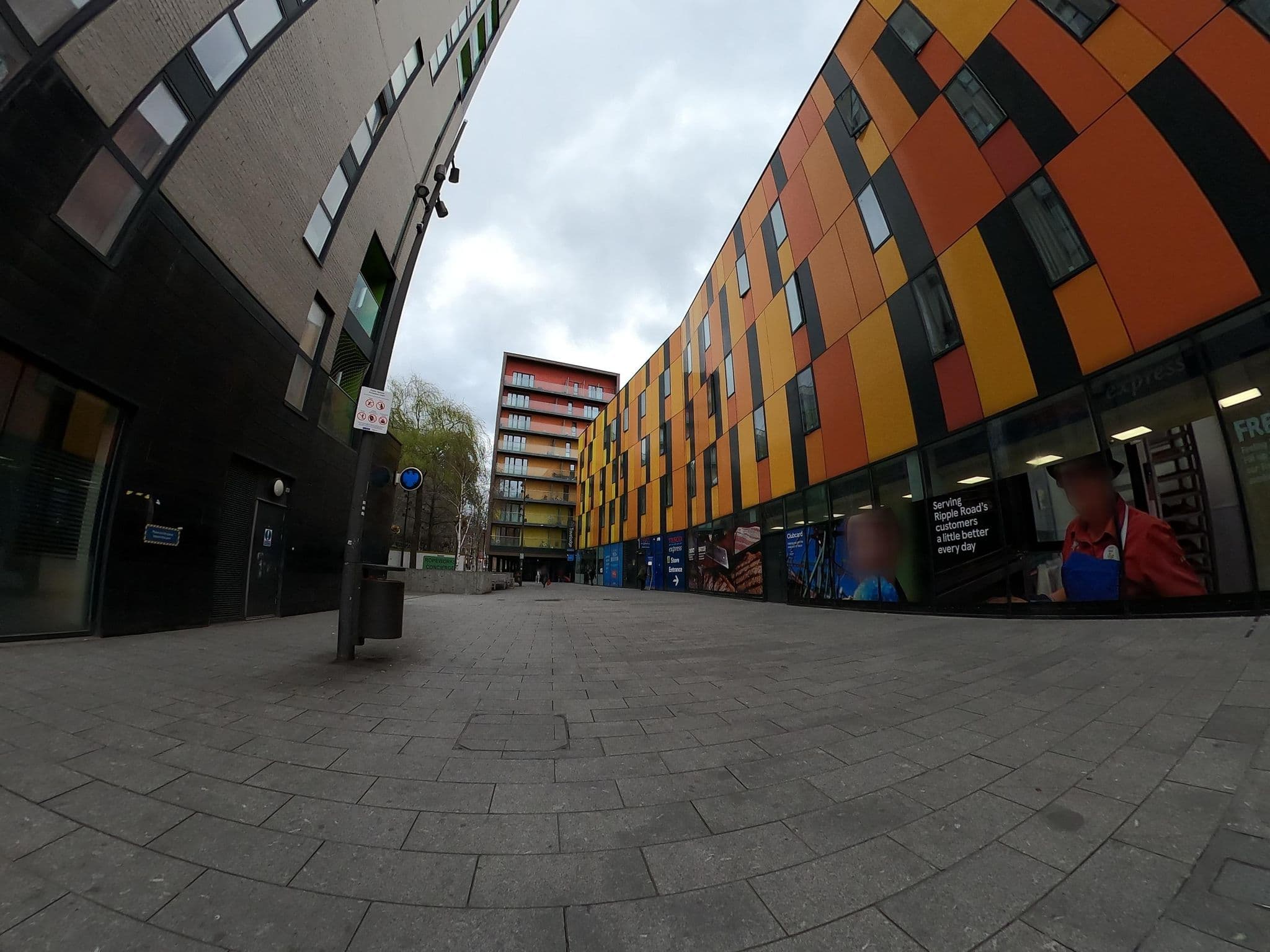 Street view near Travelodge, Barking — © dankarran (CC BY-SA · Mapillary)