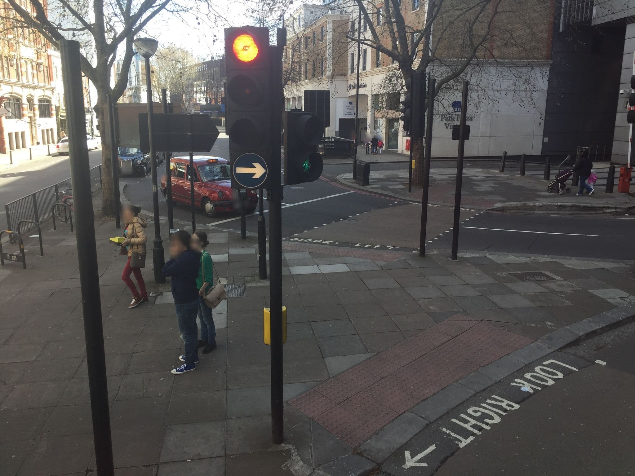 Street view near Hotel Riu Plaza London Victoria, City of Westminster — © tommorris (CC BY-SA · Mapillary)
