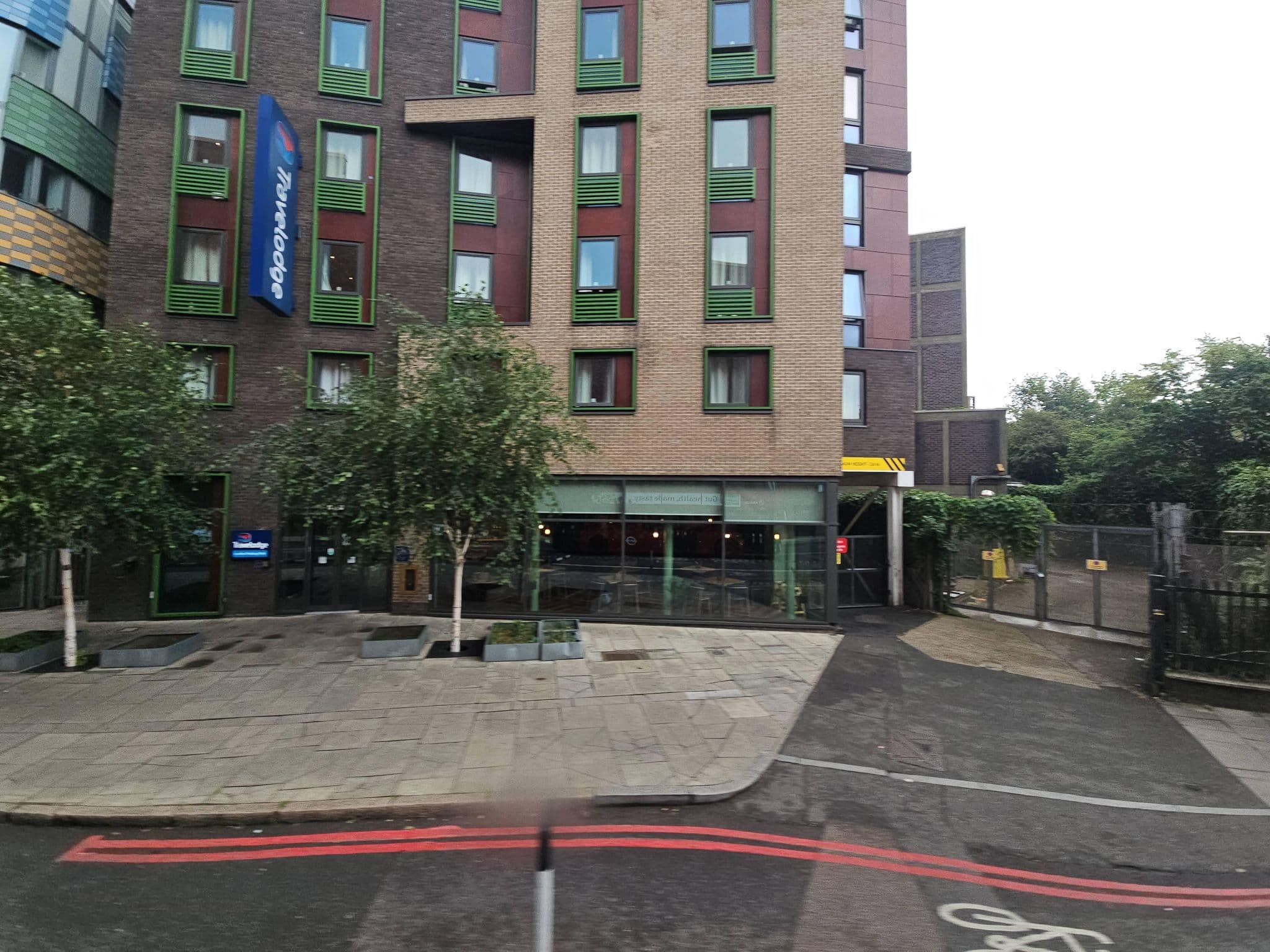 Street view near Travelodge, Highbury — © pbb (CC BY-SA · Mapillary)