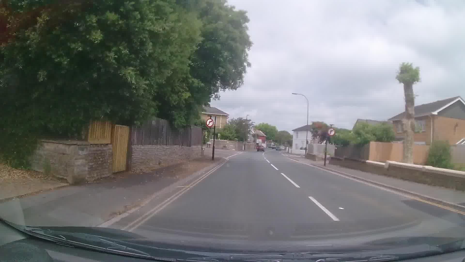 Street view near The Westfield, Sandown — © trigpoint (CC BY-SA · Mapillary)