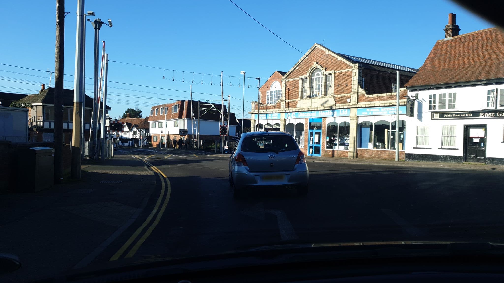 Street view near East Gate Inn, Colchester — © edloach (CC BY-SA · Mapillary)
