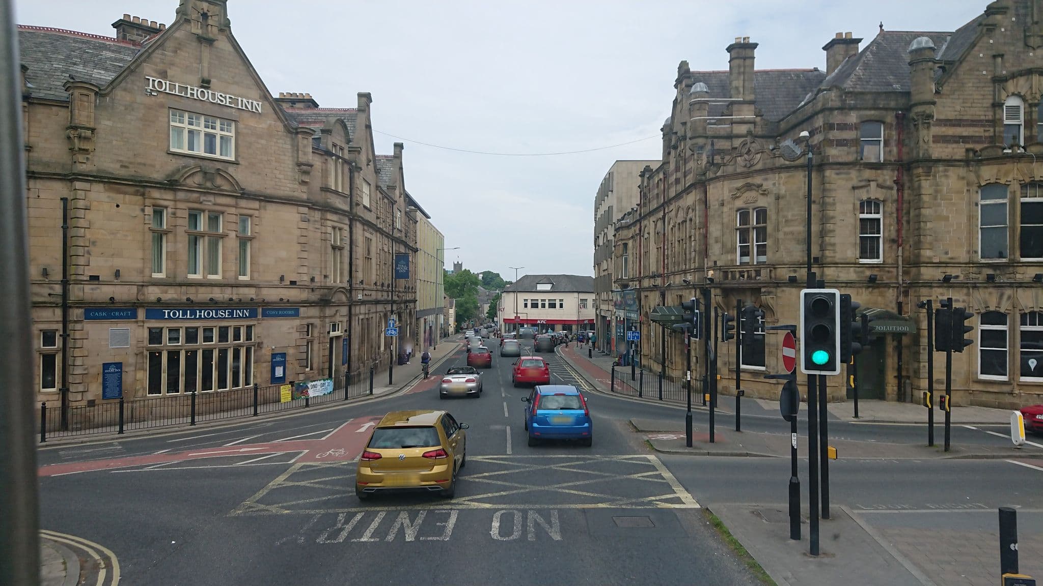 Street view near Toll House Inn Hotel, Lancaster — © skifans (CC BY-SA · Mapillary)
