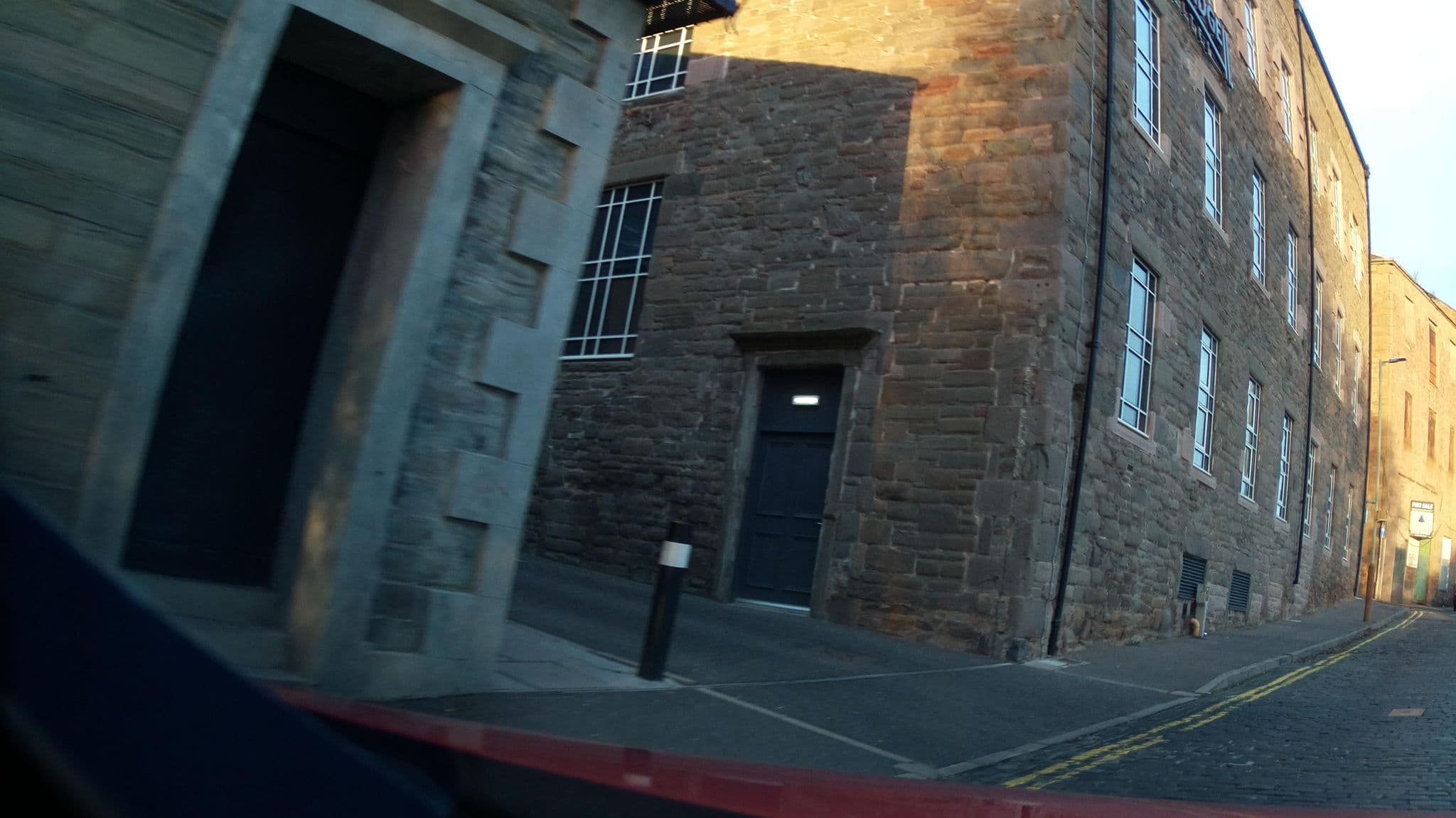 Street view near Hotel Indigo Dundee, Dundee — © southglos (CC BY-SA · Mapillary)