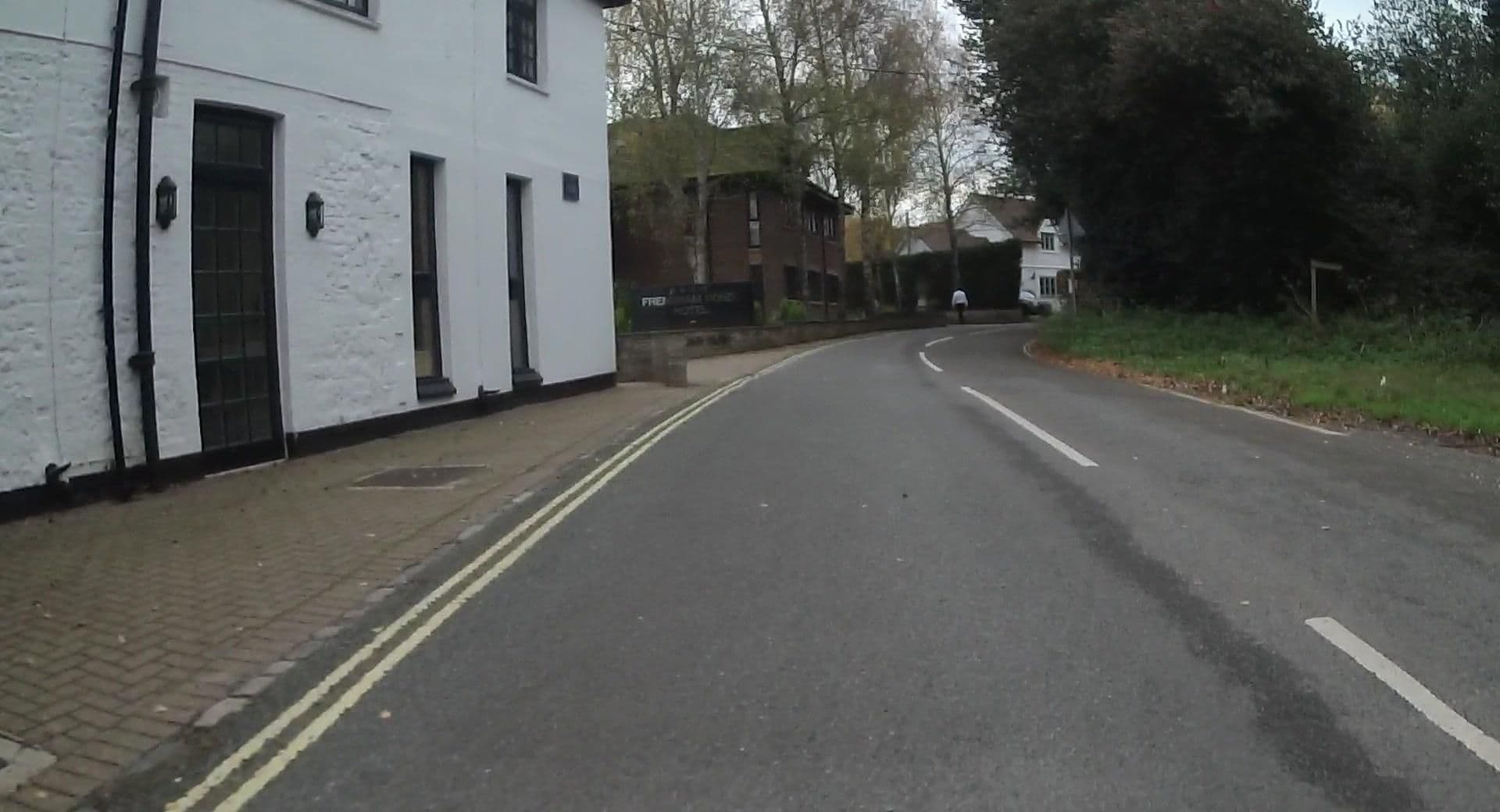 Street view near Frensham Pond Hotel & Spa, Churt — © jpennycook (CC BY-SA · Mapillary)