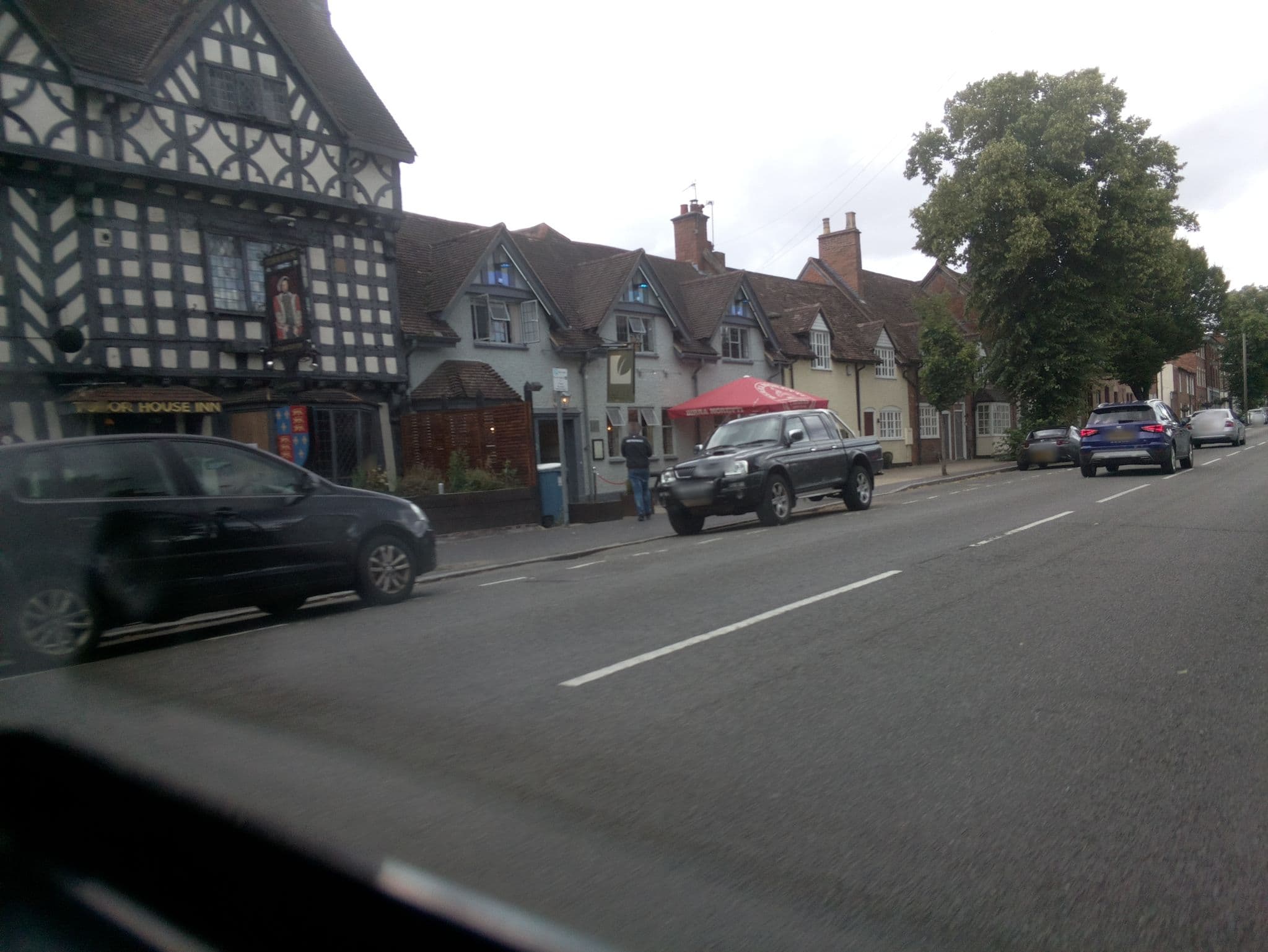 Street view near Tudor House Inn, Warwick — © southglos (CC BY-SA · Mapillary)