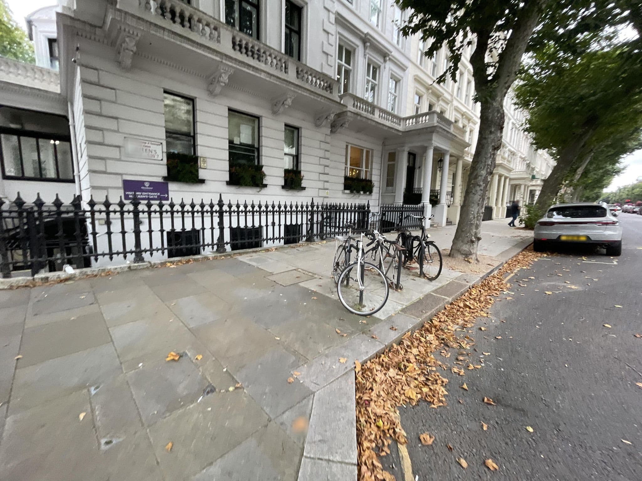 Street view near The Adria, Chelsea — © asturksever (CC BY-SA · Mapillary)