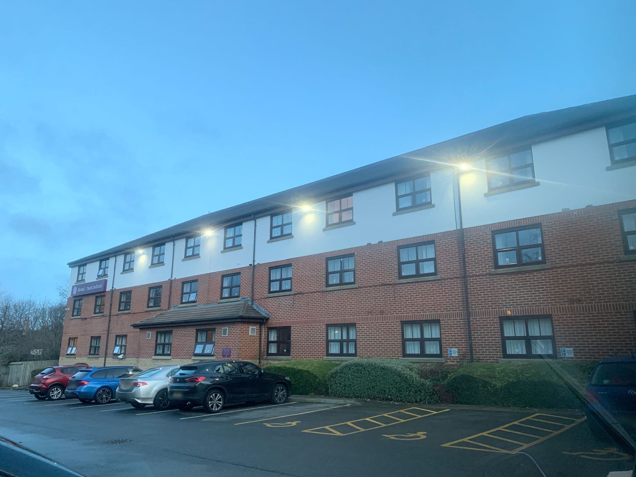 Street view near Ibis Wakefield East, Methley — © gmc (CC BY-SA · Mapillary)