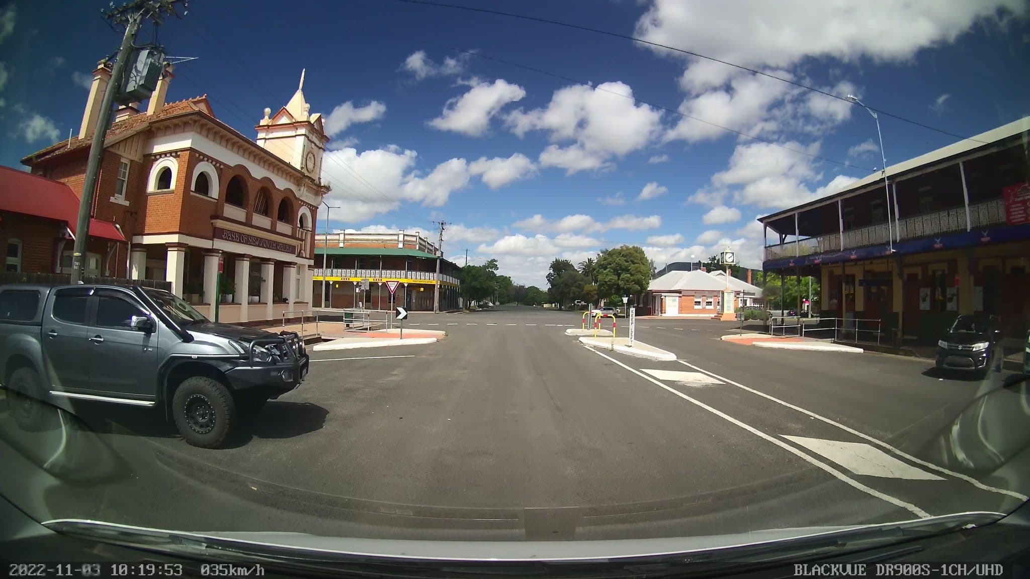 Street view near Royal Hotel, Manilla — © bob3bob3 (CC BY-SA · Mapillary)