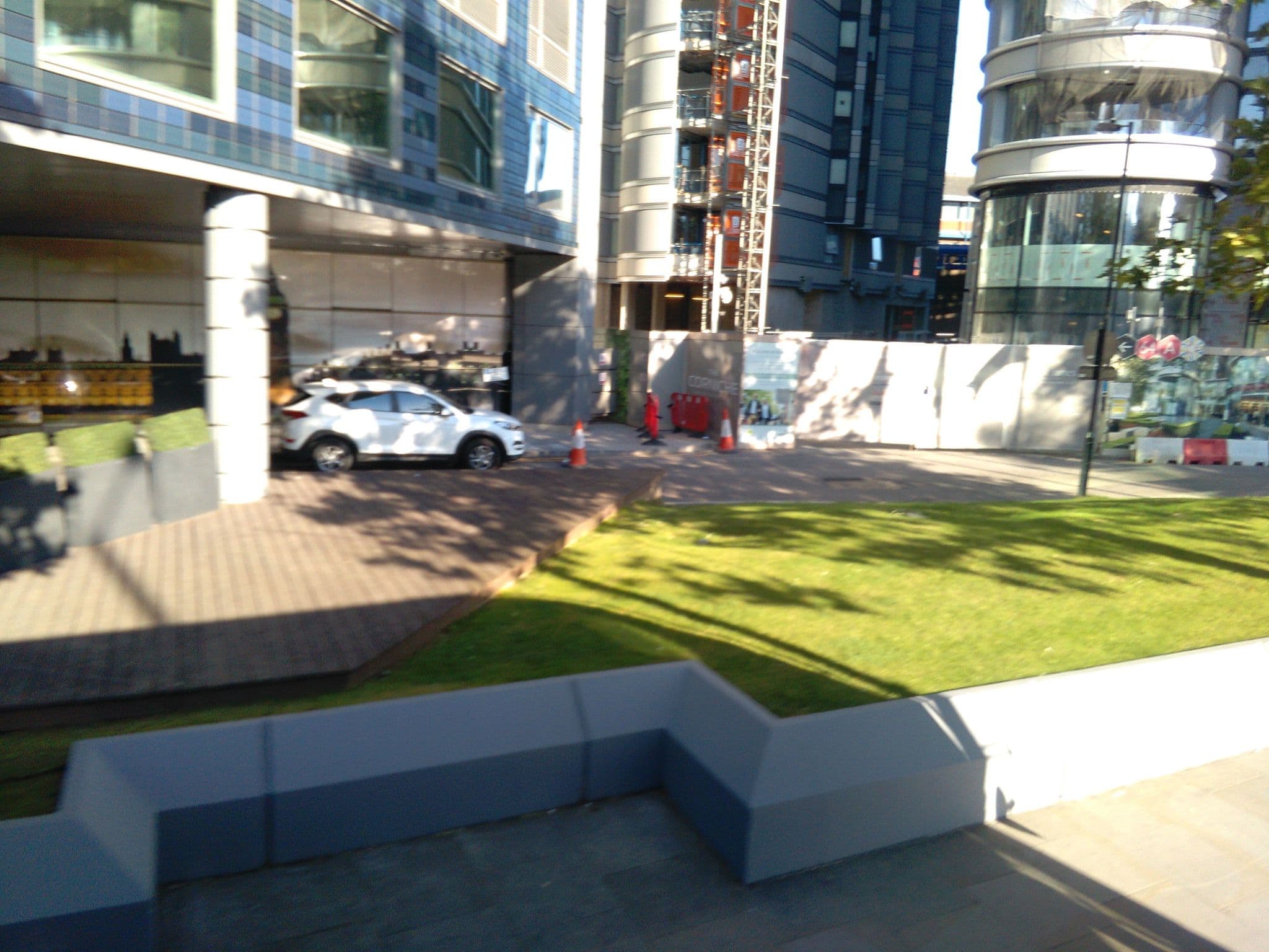 Street view near Park Plaza Riverbank, Vincent Square — © ris (CC BY-SA · Mapillary)
