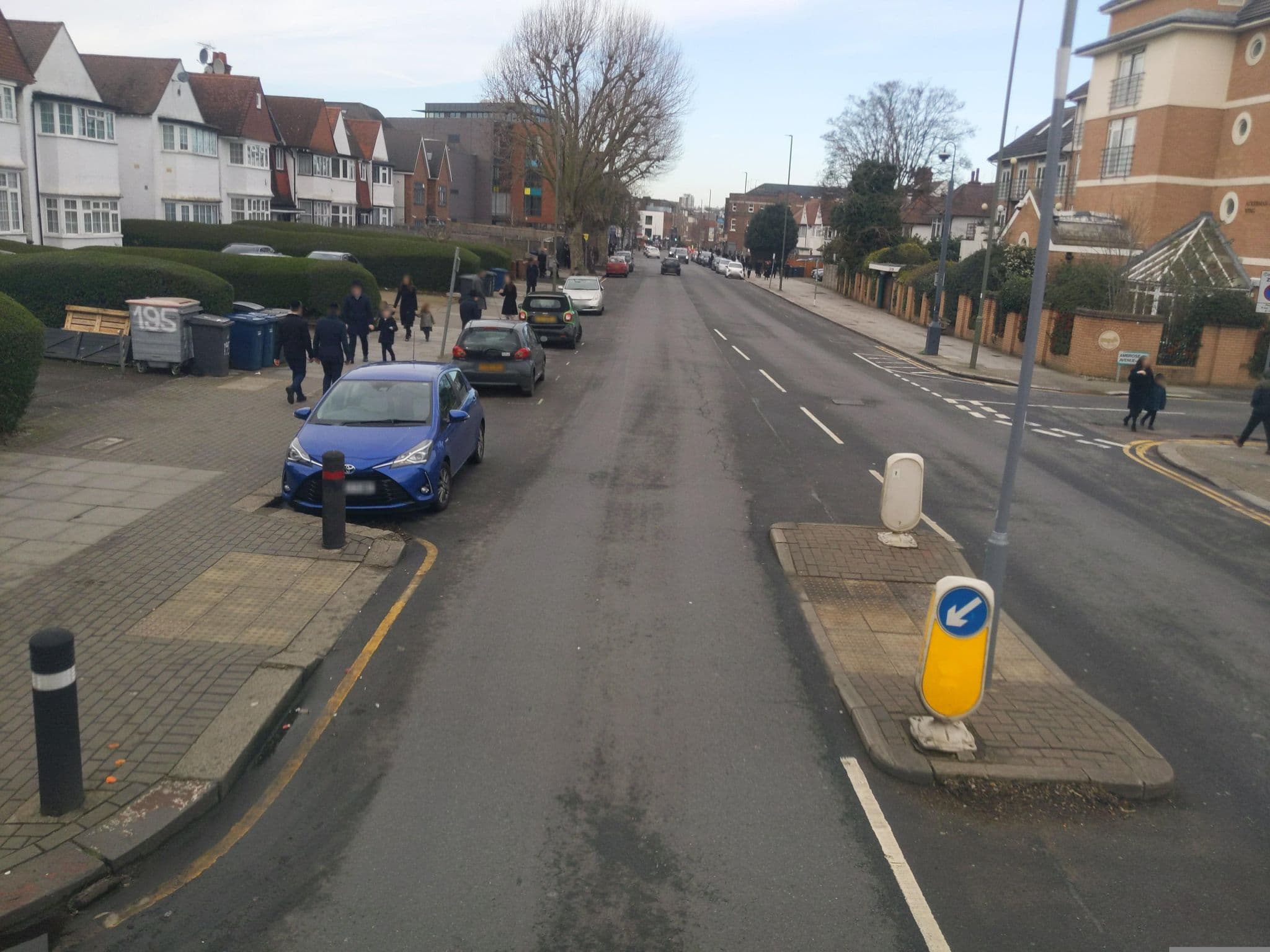 Street view near Hotel LCG, Golders Green — © harry_wood (CC BY-SA · Mapillary)