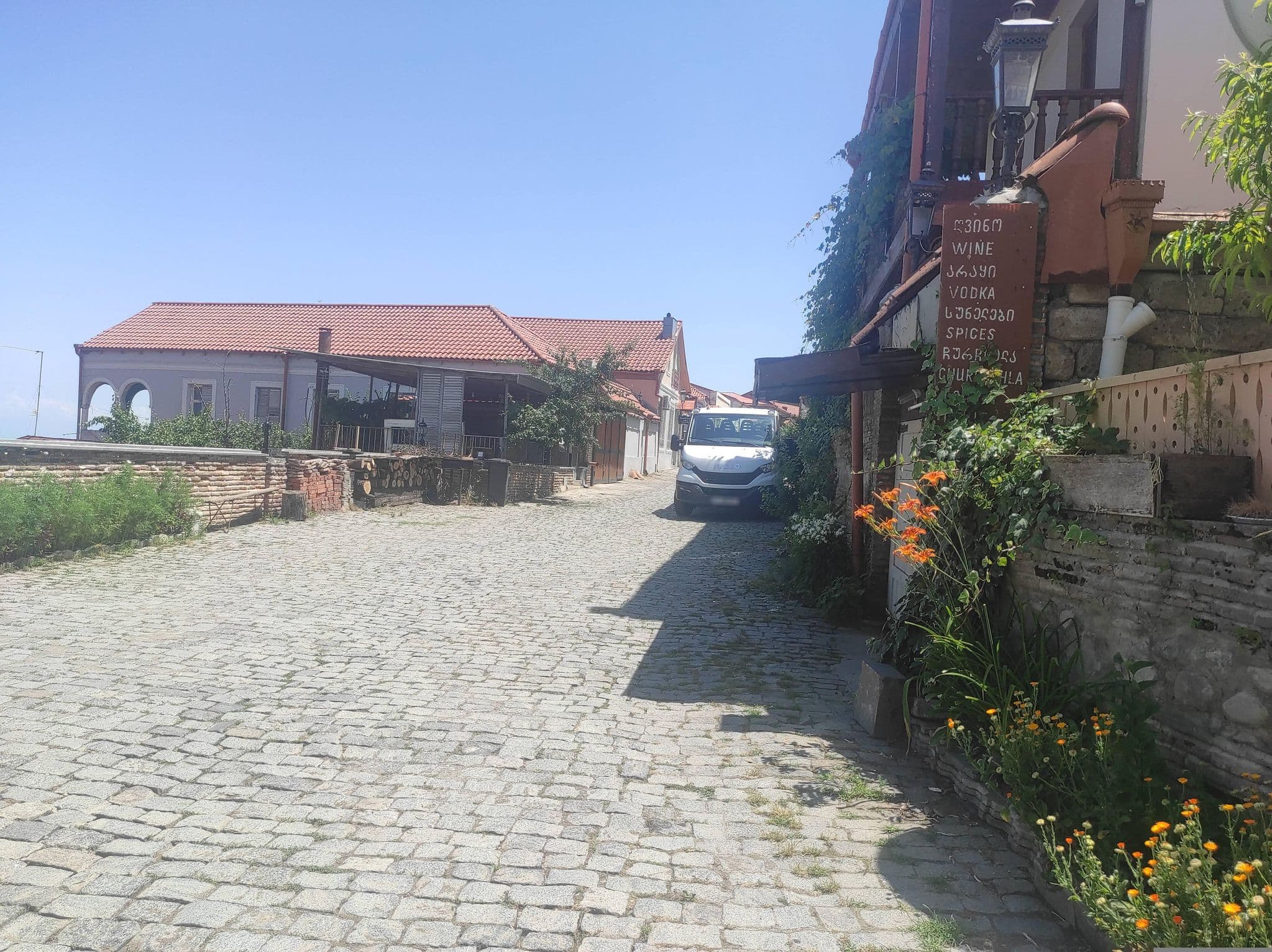 Street view near Hotel Memphis Palace, Sighnaghi — © David_Osipov (CC BY-SA · Mapillary)