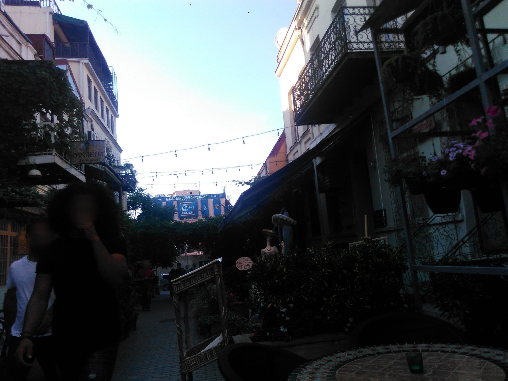 Street view near King's Inn, Tbilisi — © wowik (CC BY-SA · Mapillary)