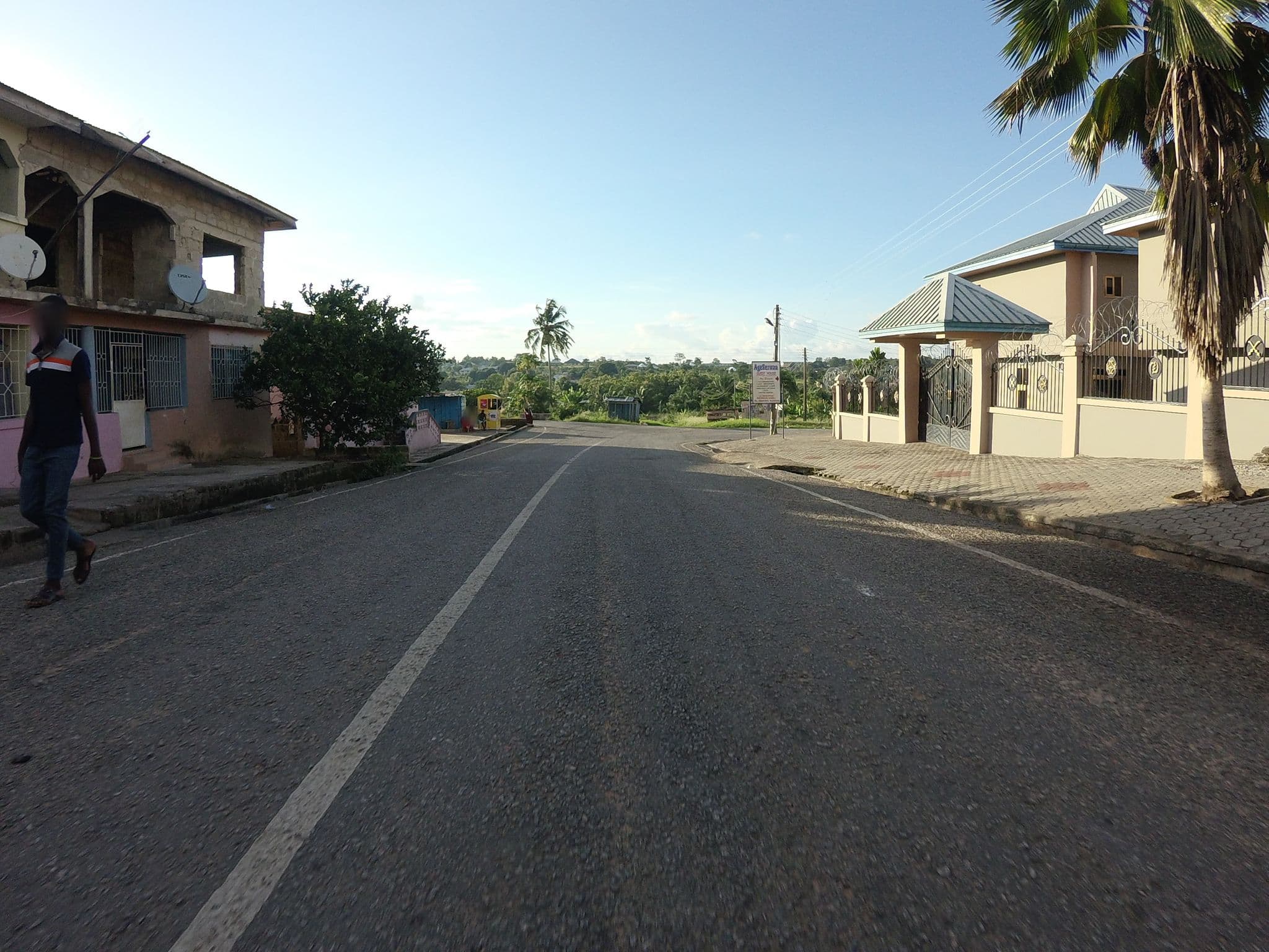 Street view near AgeSerwaa, Ahwiaa — © amuzujoe (CC BY-SA · Mapillary)