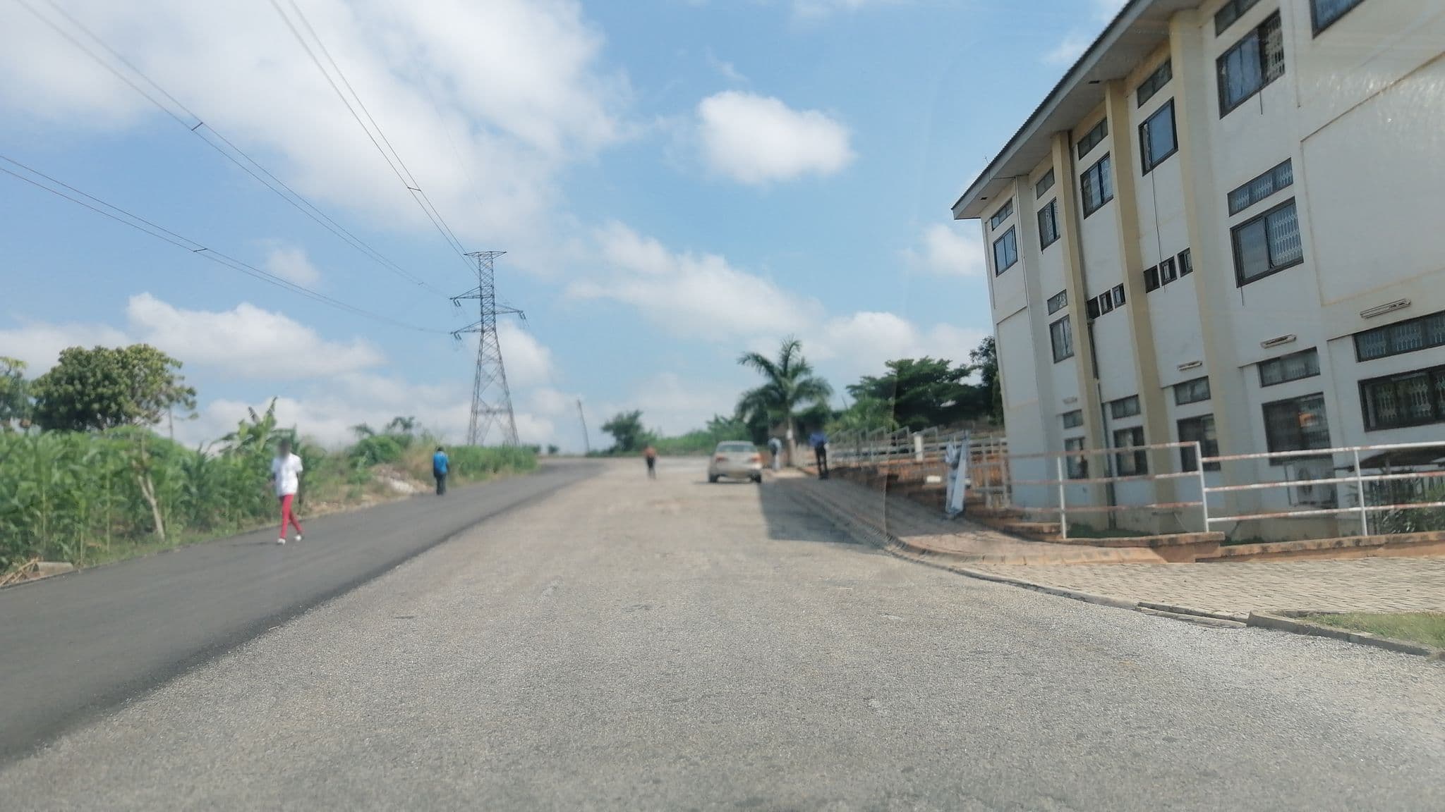 Street view near Autonomy, Kumasi