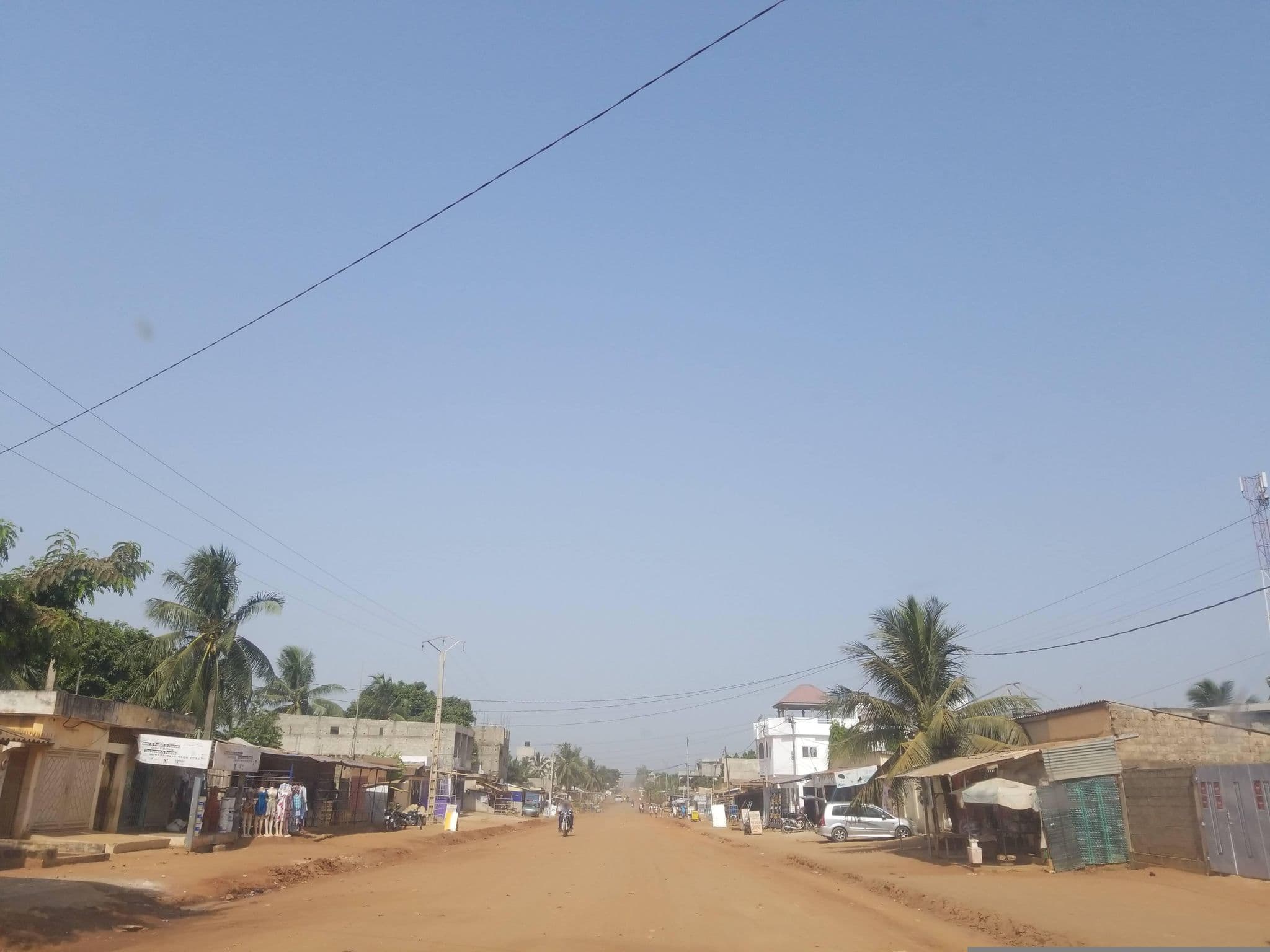 Street view near Auberge, Aflao — © agecet (CC BY-SA · Mapillary)