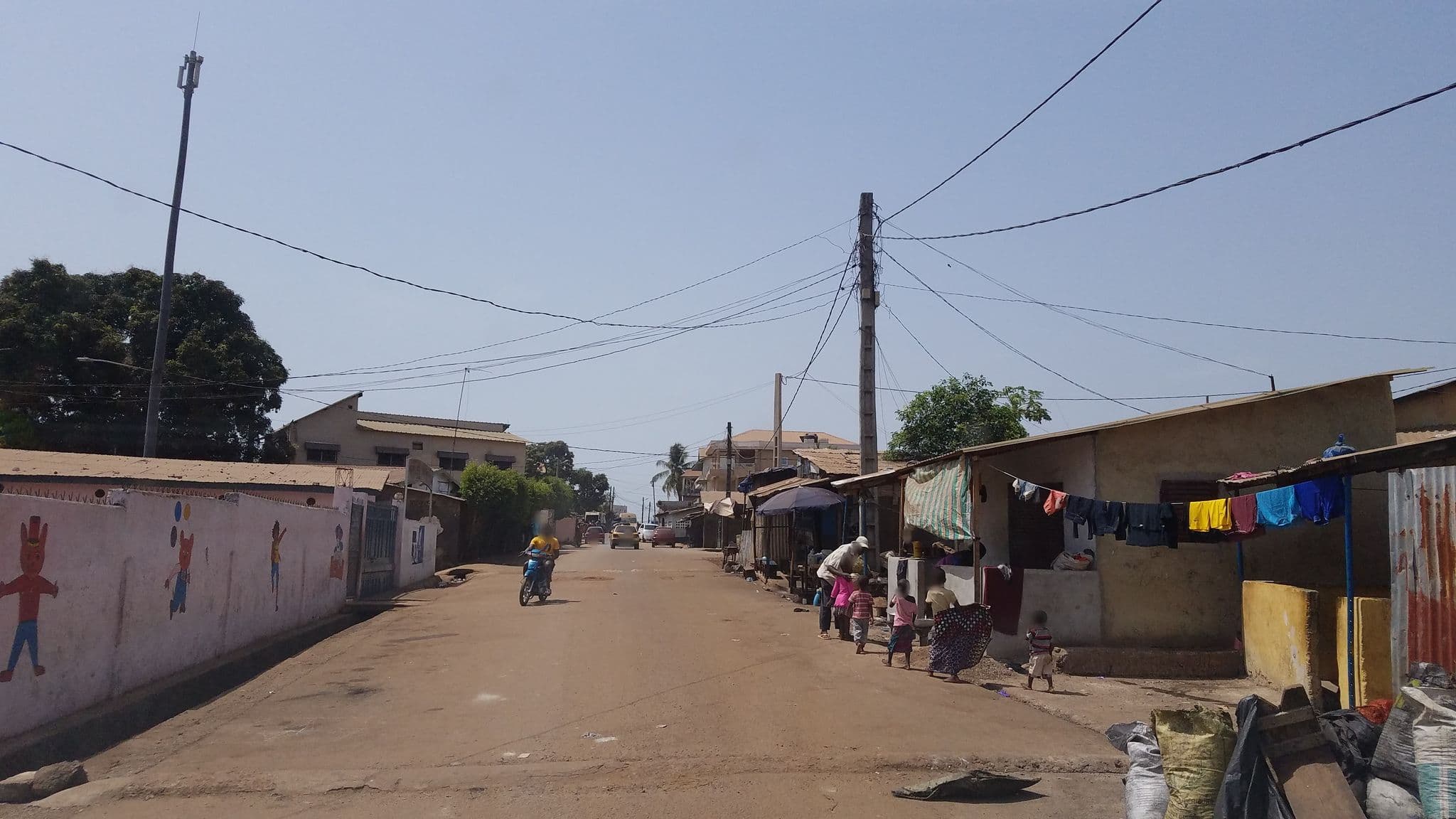 Street view near Motel la Fontaine, Dixinn — © ismaeldiarria (CC BY-SA · Mapillary)