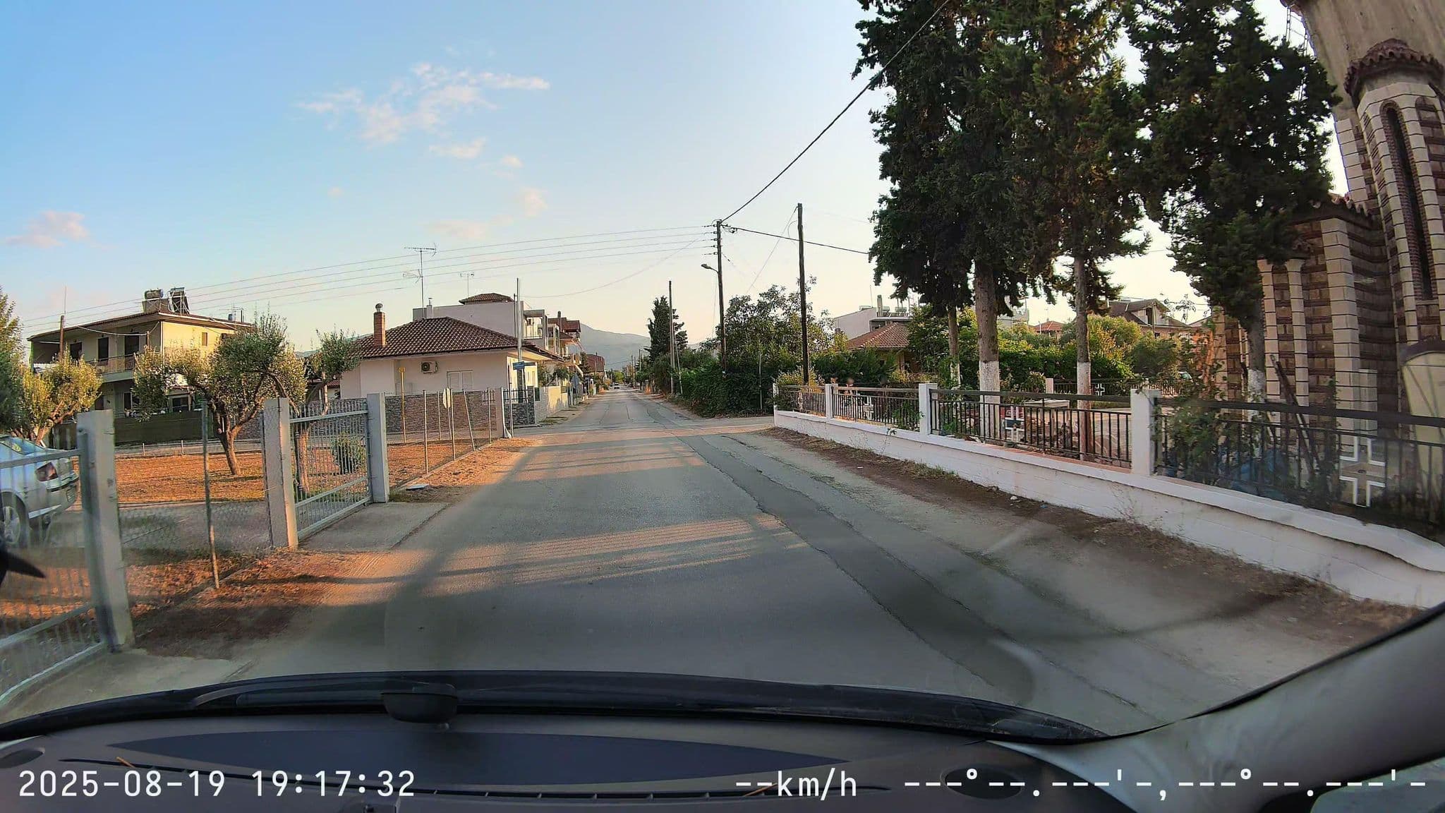 Street view near EFI House, Néa Vrasná — © sm4rk0 (CC BY-SA · Mapillary)