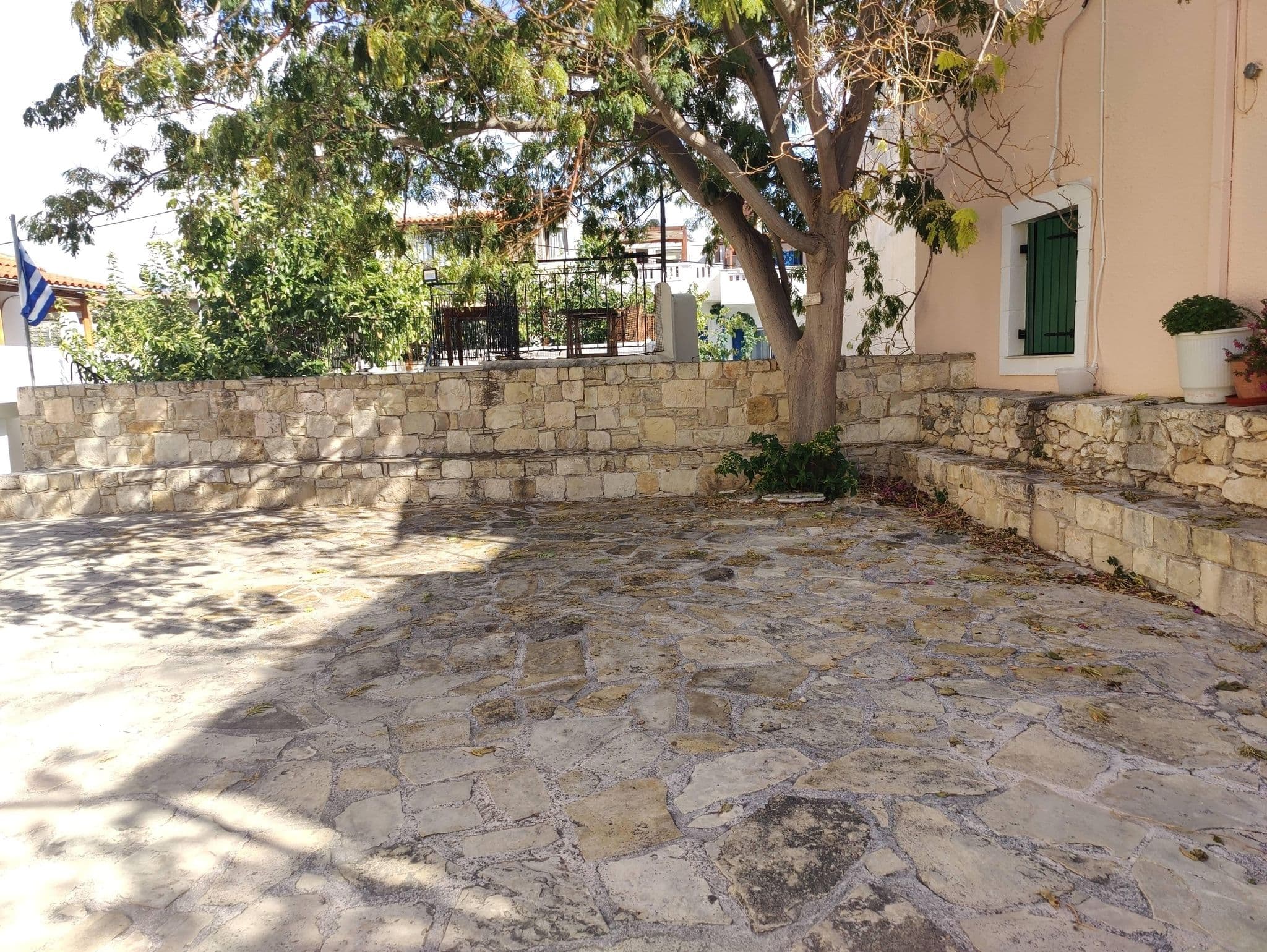 Street view near Cretan House, Néa Anatolí — © pelgrim (CC BY-SA · Mapillary)