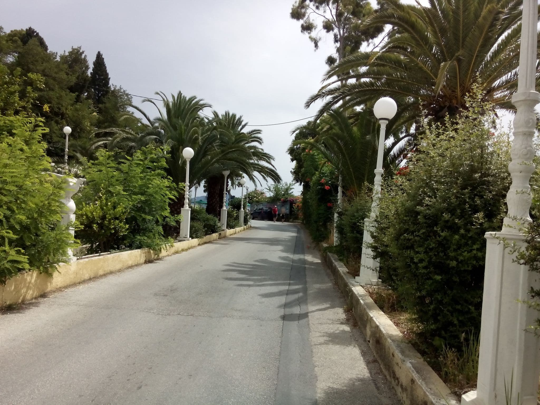 Street view near Royal boutique, Kanáli — © alesarrett (CC BY-SA · Mapillary)