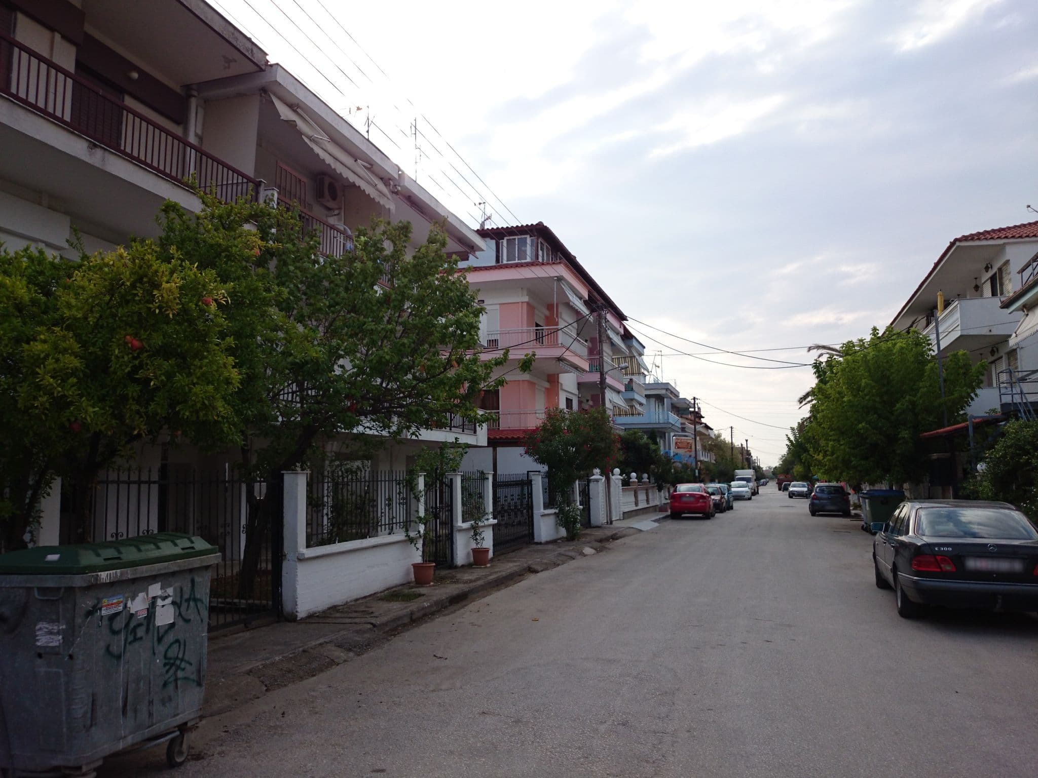 Street view near Artemis Apartments, Néa Flogitá — © zverik (CC BY-SA · Mapillary)