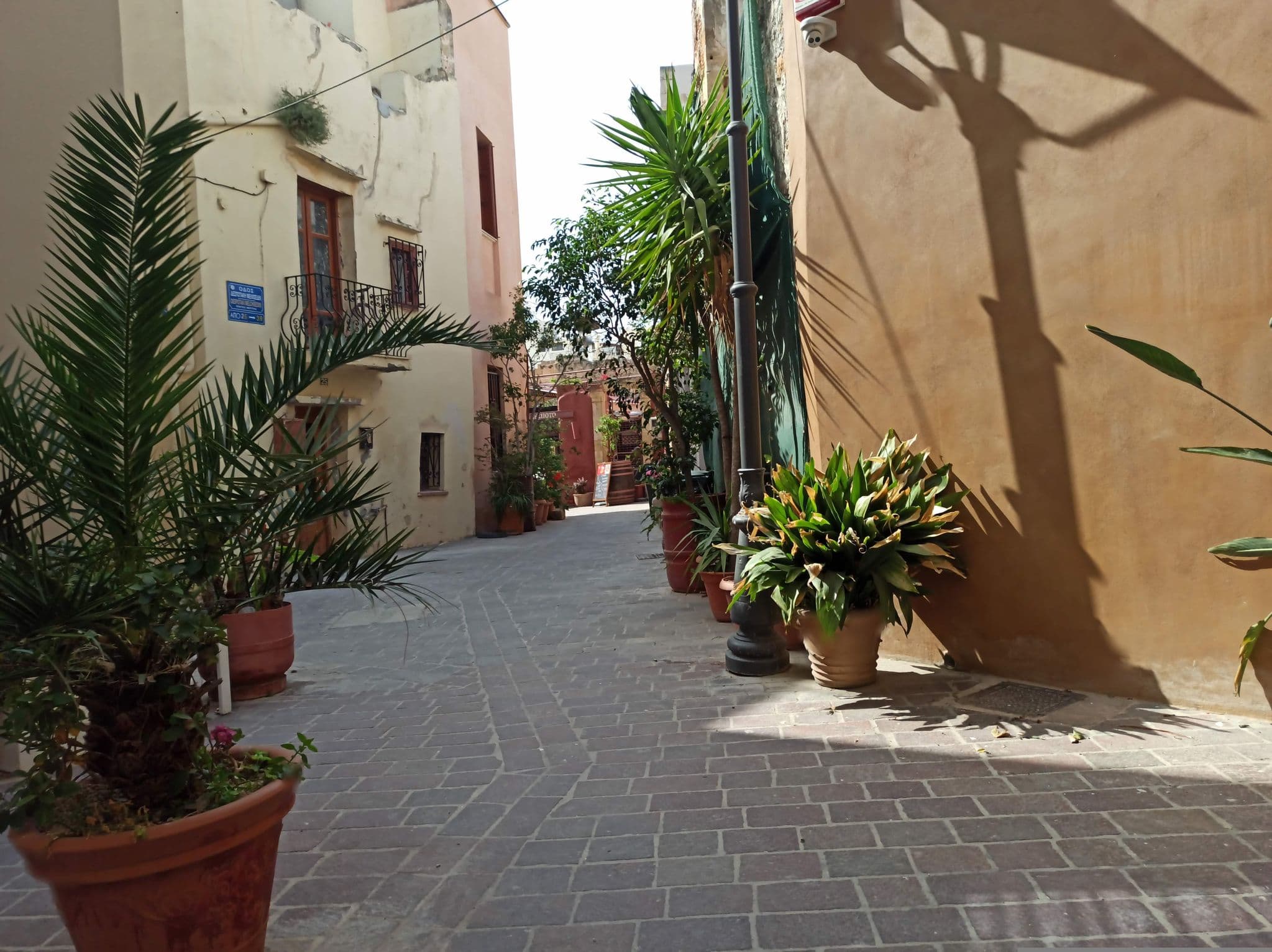 Street view near Odyssey rooms, Chaniá — © grkpete (CC BY-SA · Mapillary)
