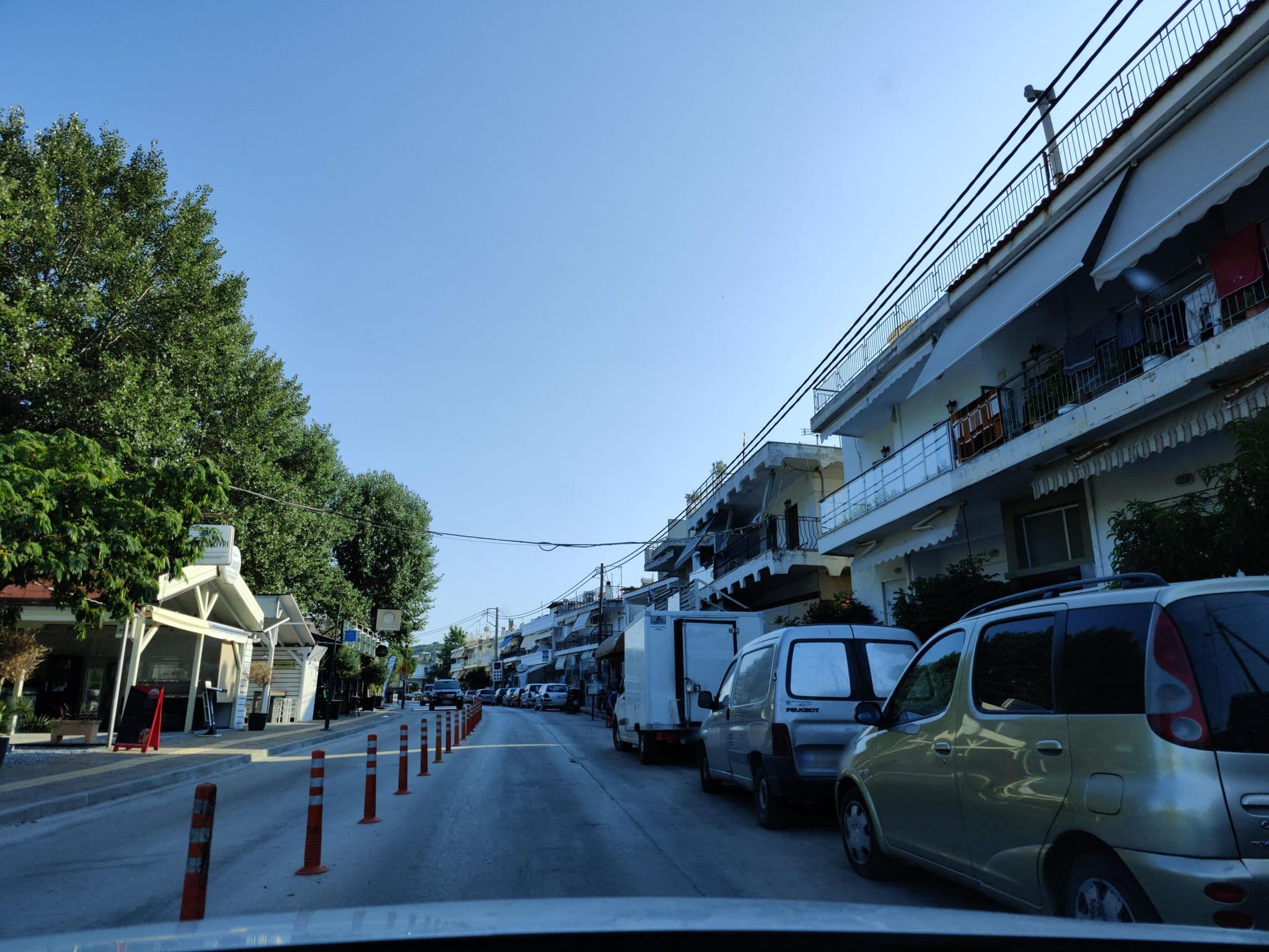 Street view near Celia`s Studio, Néa Iraklítsa — © tr4sk (CC BY-SA · Mapillary)