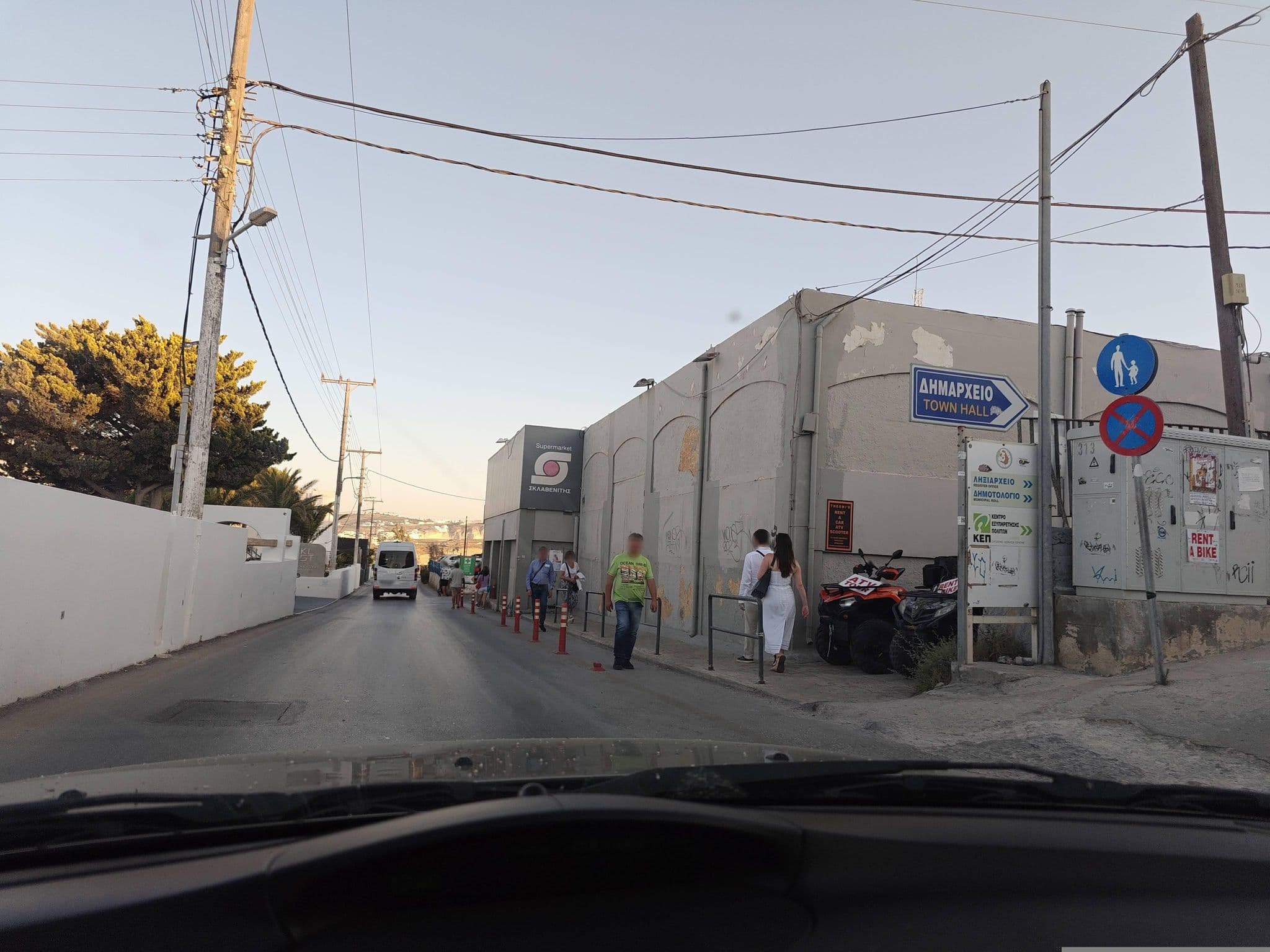 Street view near Kalisti Hotel & Suites, Firá
